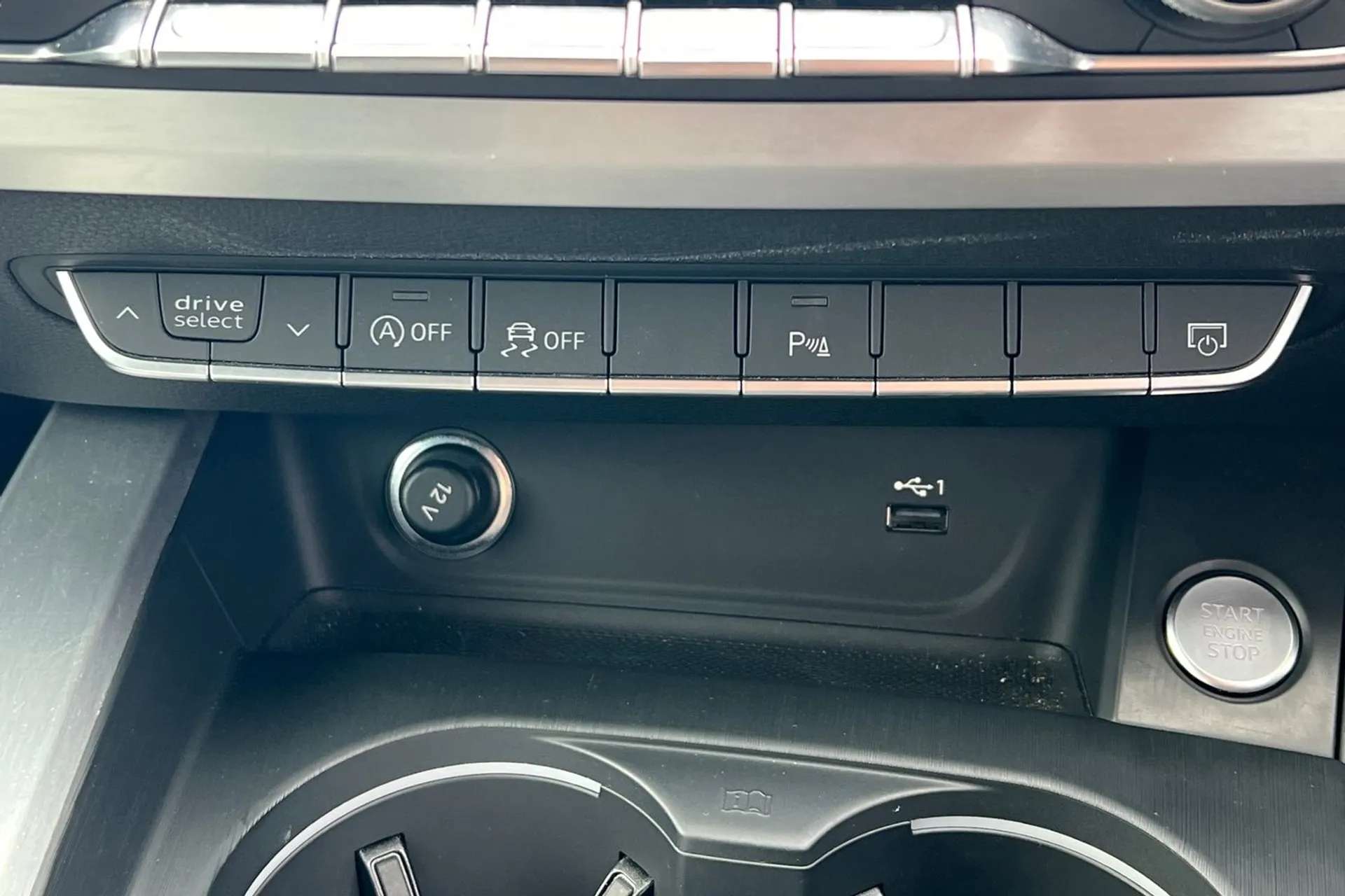 2018 AUDI A4 2018 AUDI A4