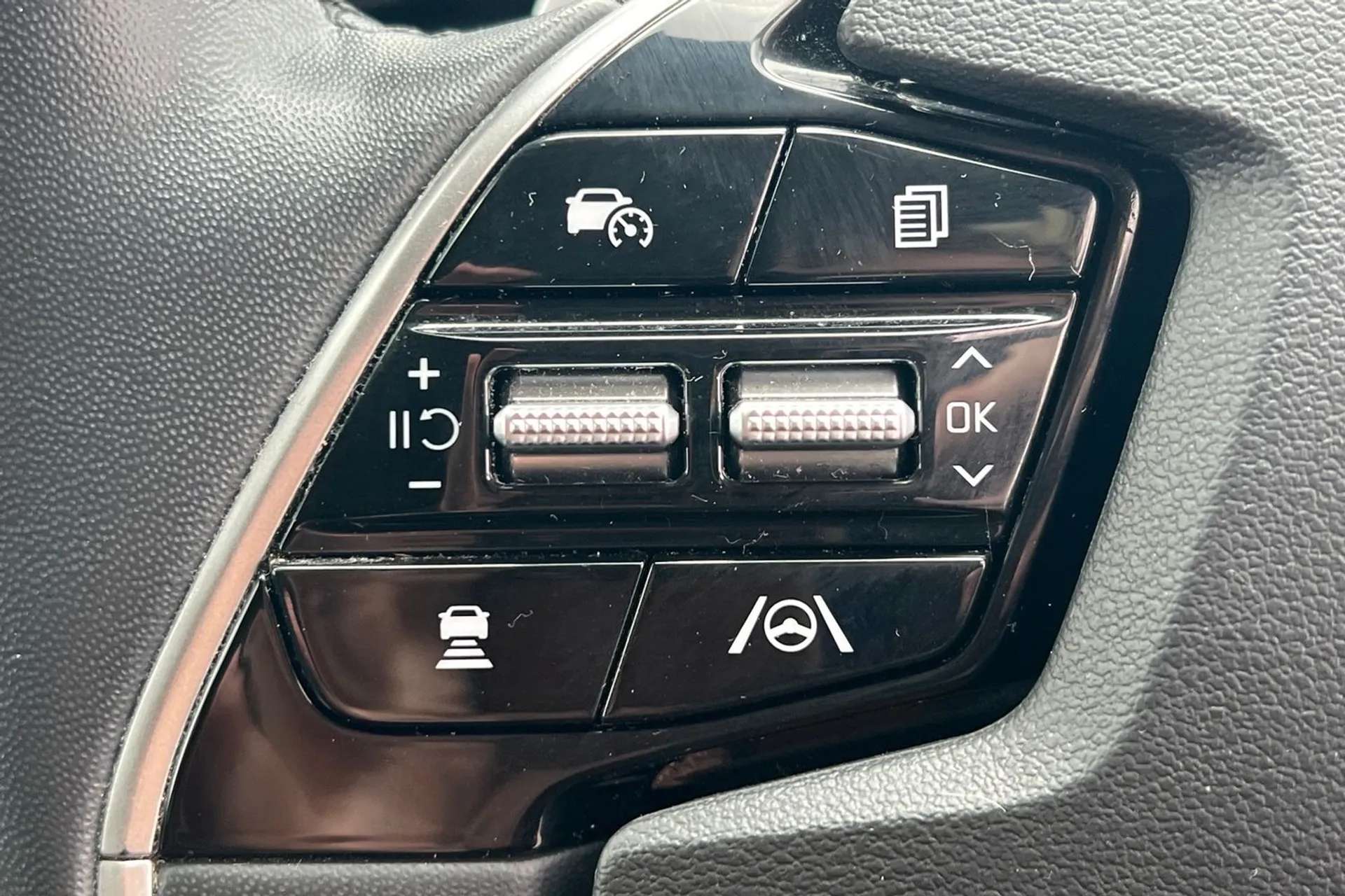 2023 KIA NIRO 2023 KIA NIRO