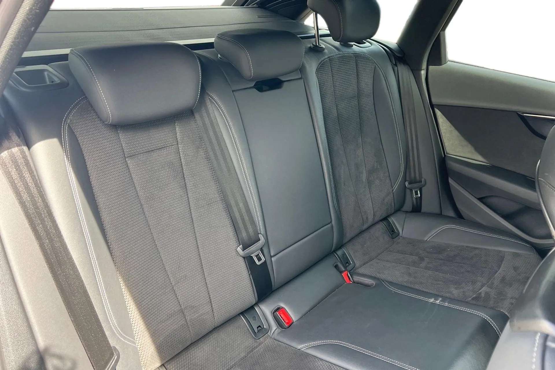 2021 AUDI A4 2021 AUDI A4