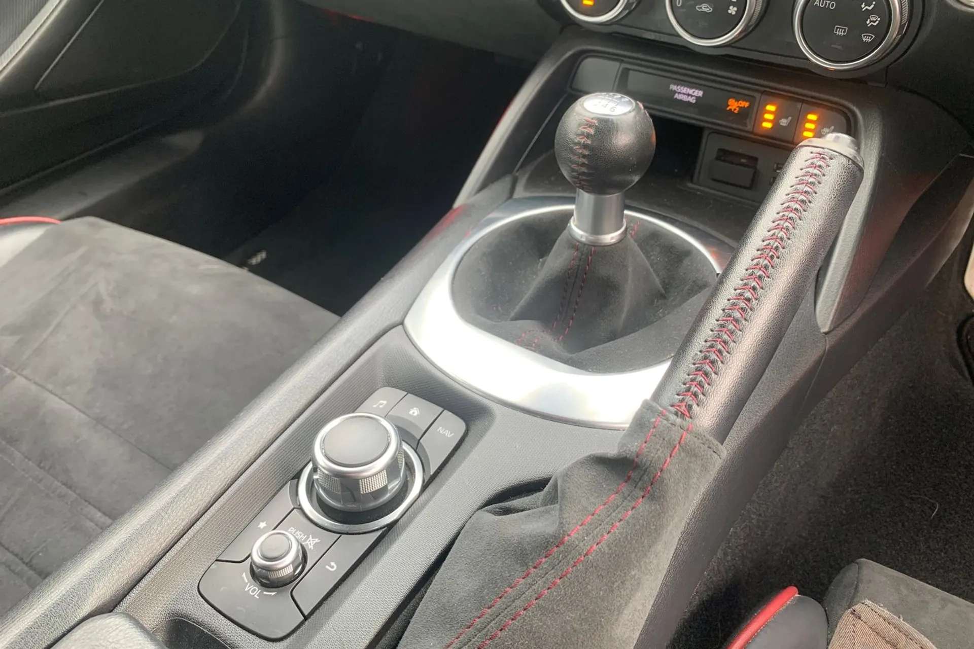 2016 MAZDA MX-5 2016 MAZDA MX-5