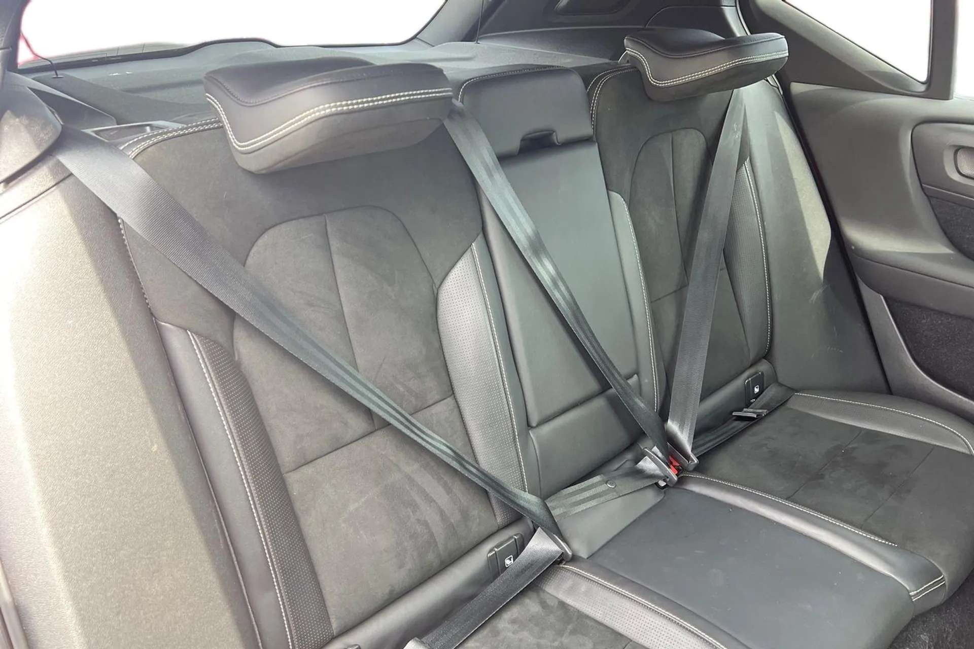 2020 VOLVO XC40 2020 VOLVO XC40