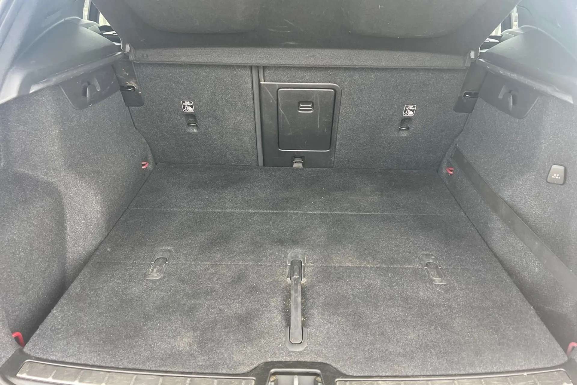 2020 VOLVO XC40 2020 VOLVO XC40