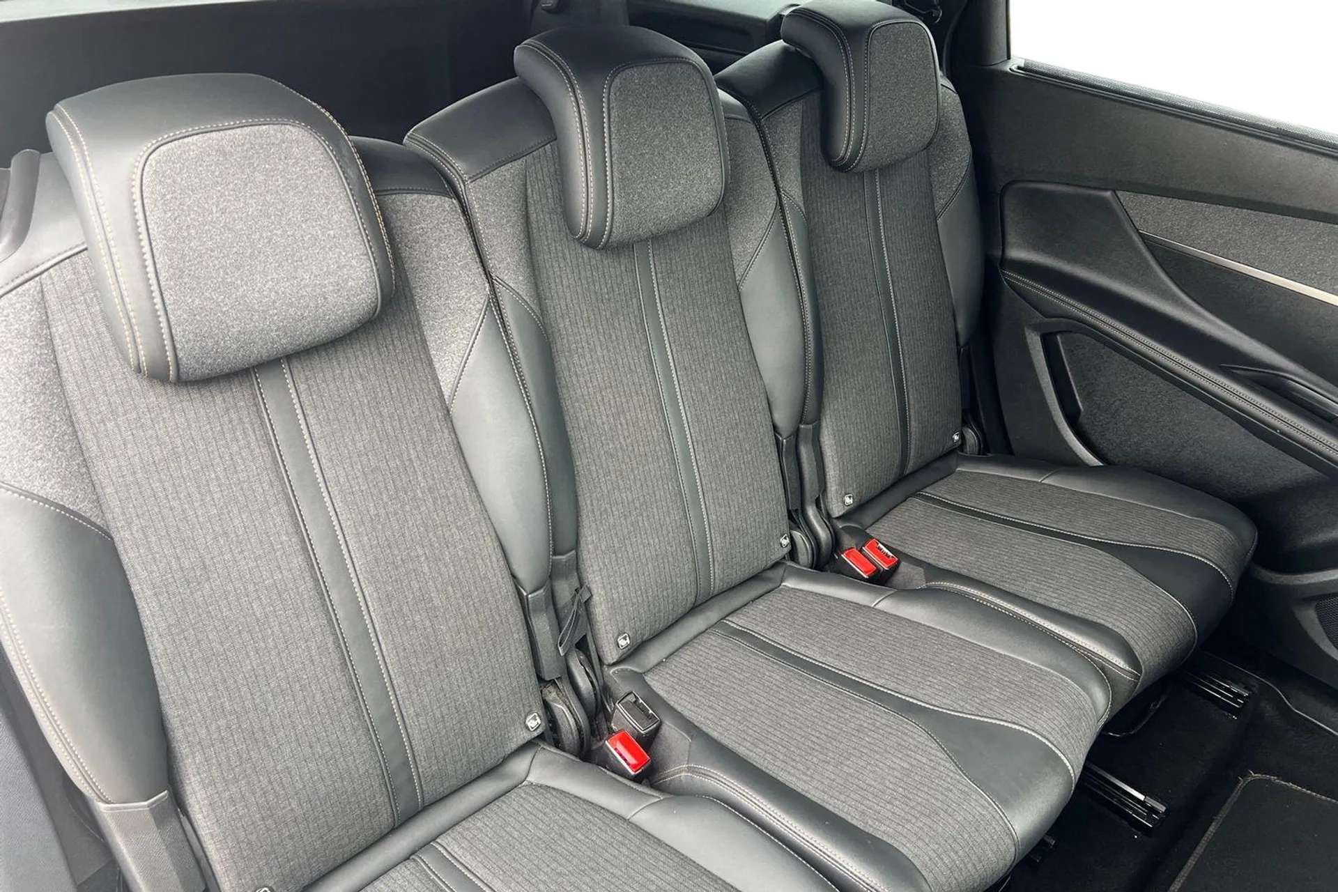 2019 PEUGEOT 5008 2019 PEUGEOT 5008