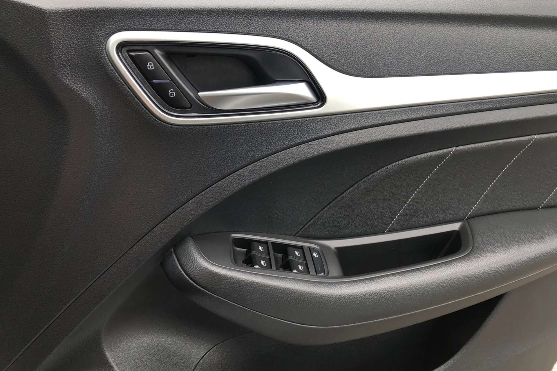 2019 MG MOTOR UK ZS 2019 MG MOTOR UK ZS