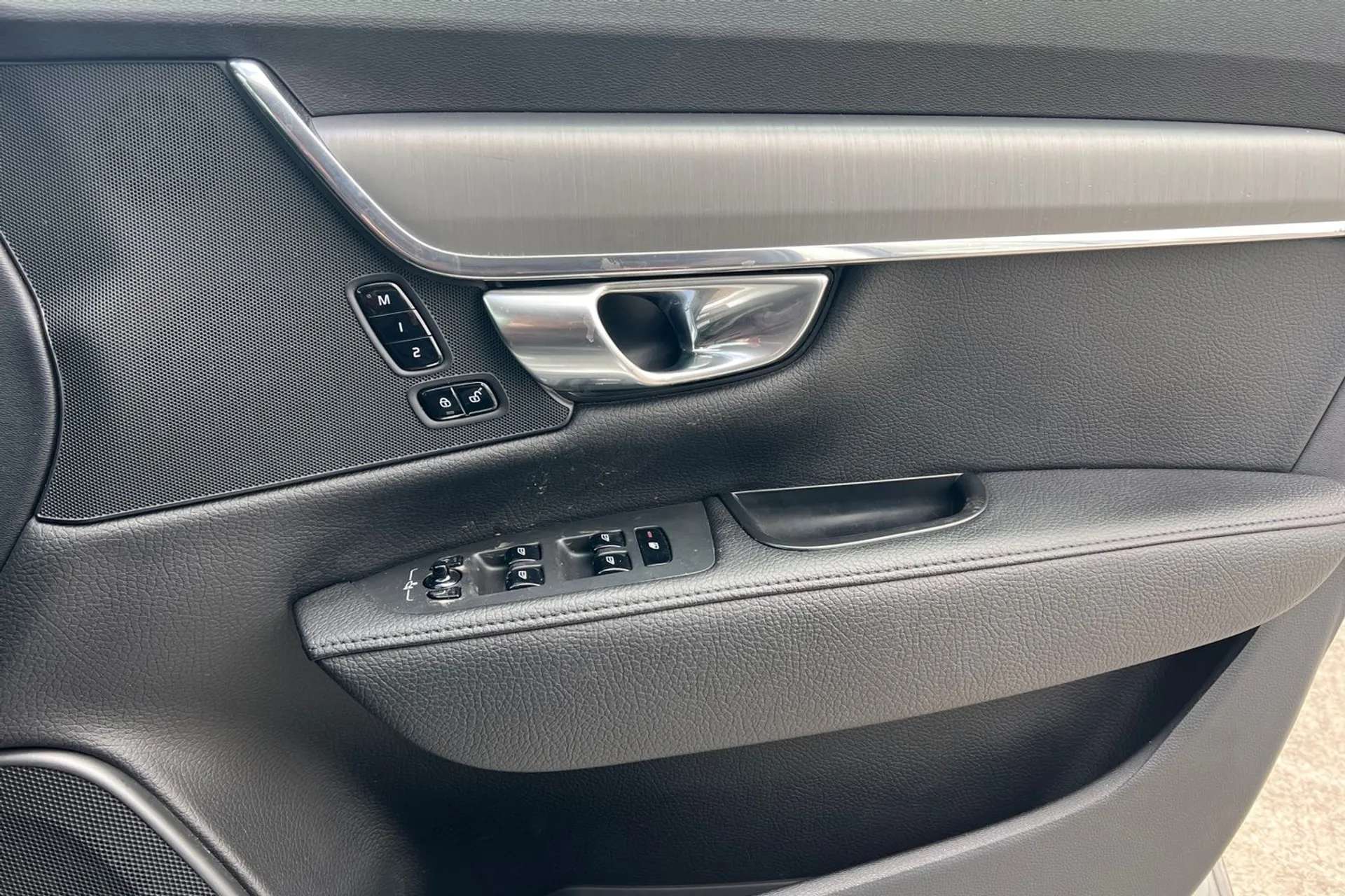 2017 VOLVO S90 2017 VOLVO S90