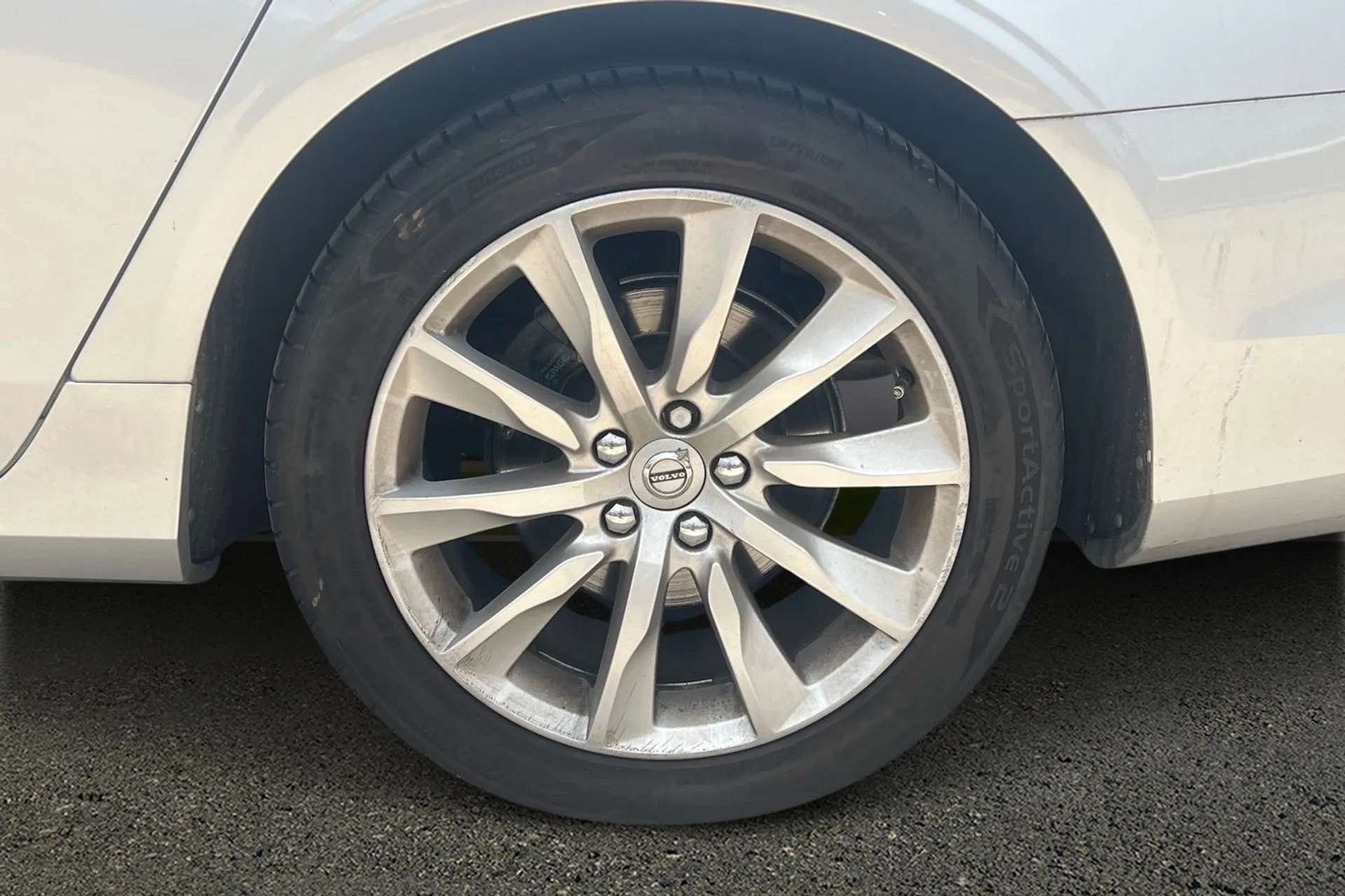 2017 VOLVO S90 2017 VOLVO S90