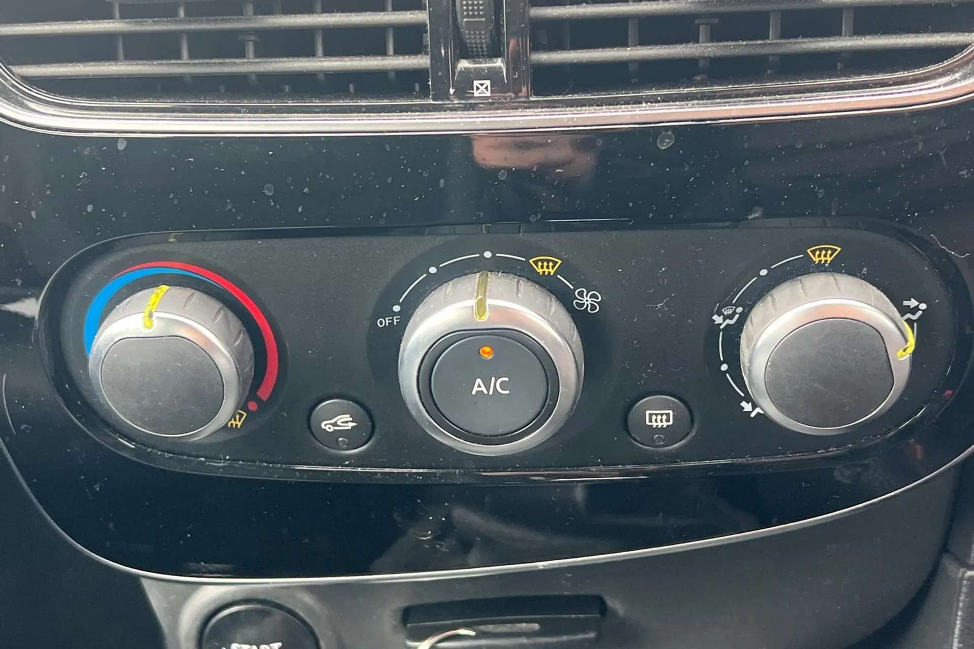 2019 RENAULT CLIO 2019 RENAULT CLIO