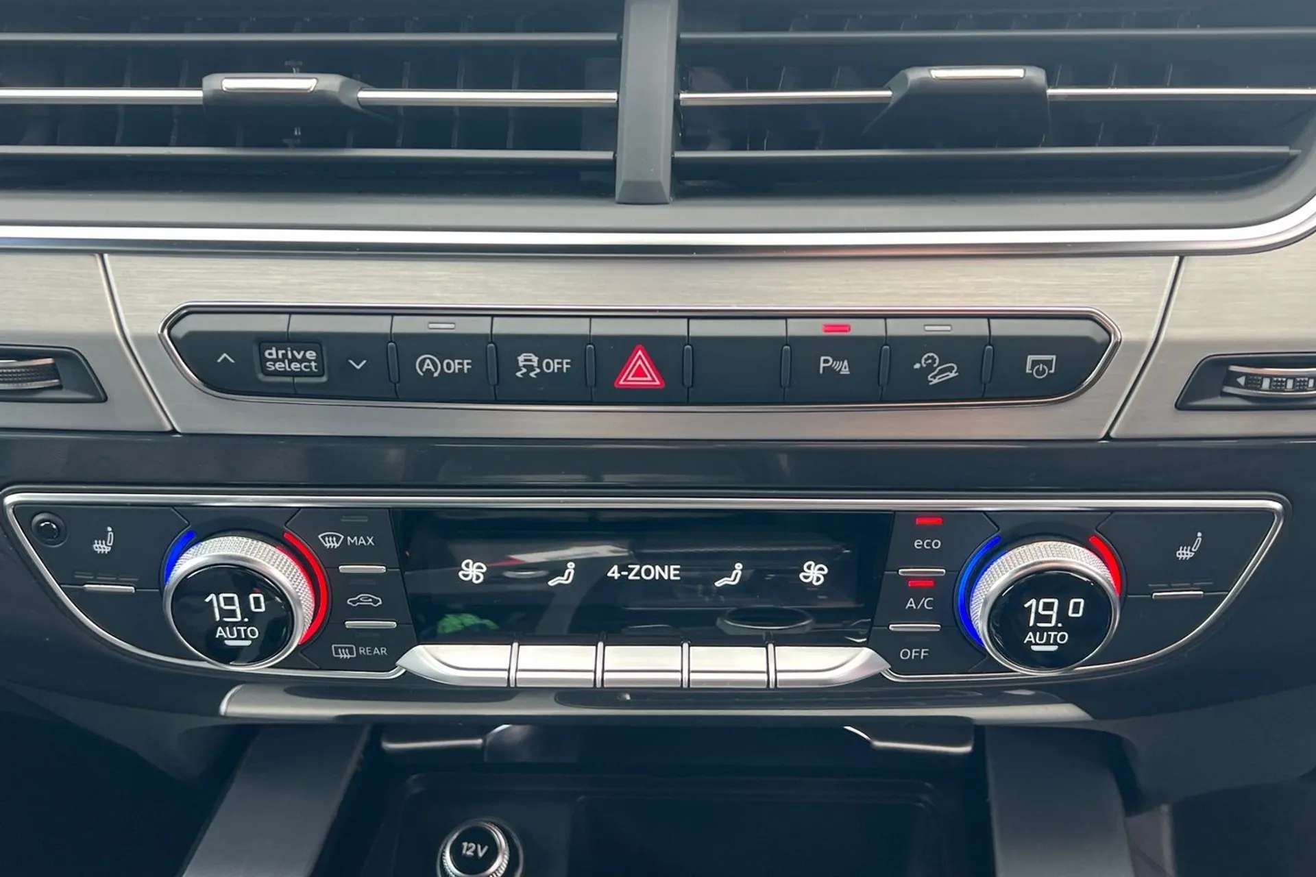 2017 AUDI Q7 2017 AUDI Q7