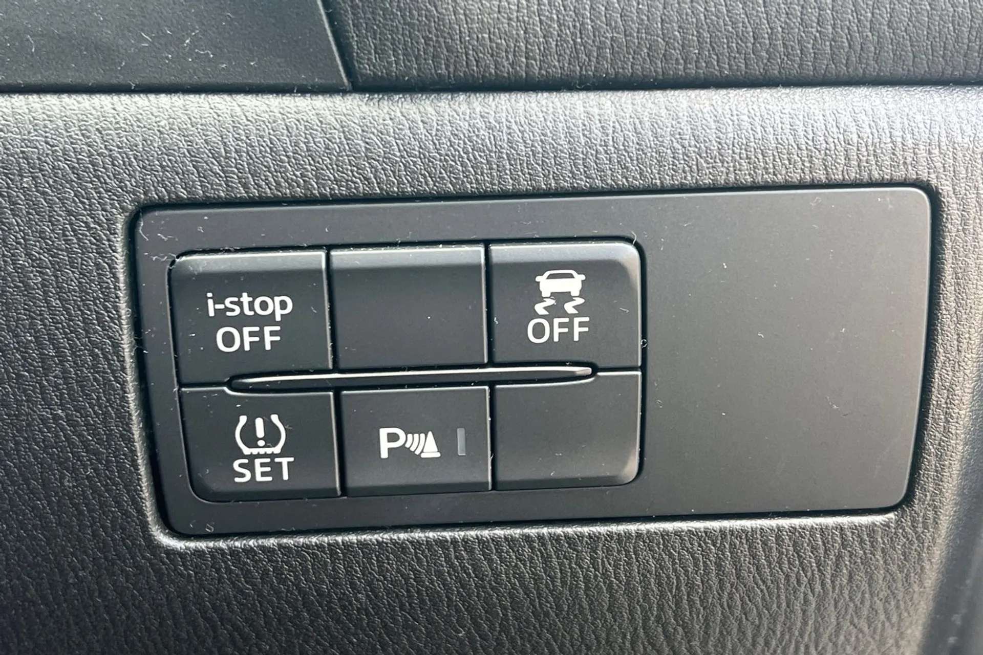 2018 MAZDA MAZDA3 2018 MAZDA MAZDA3