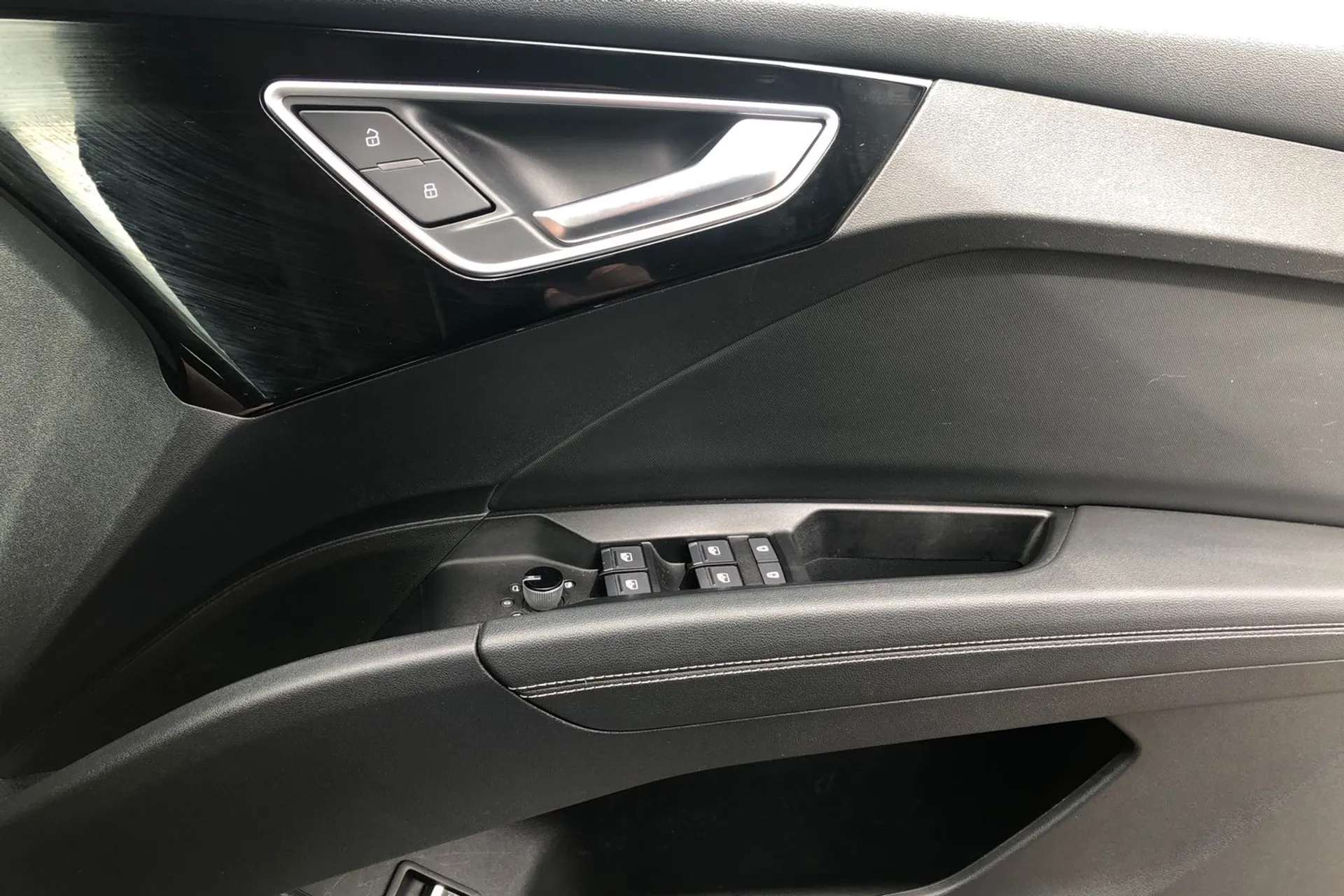 2023 AUDI Q4 2023 AUDI Q4