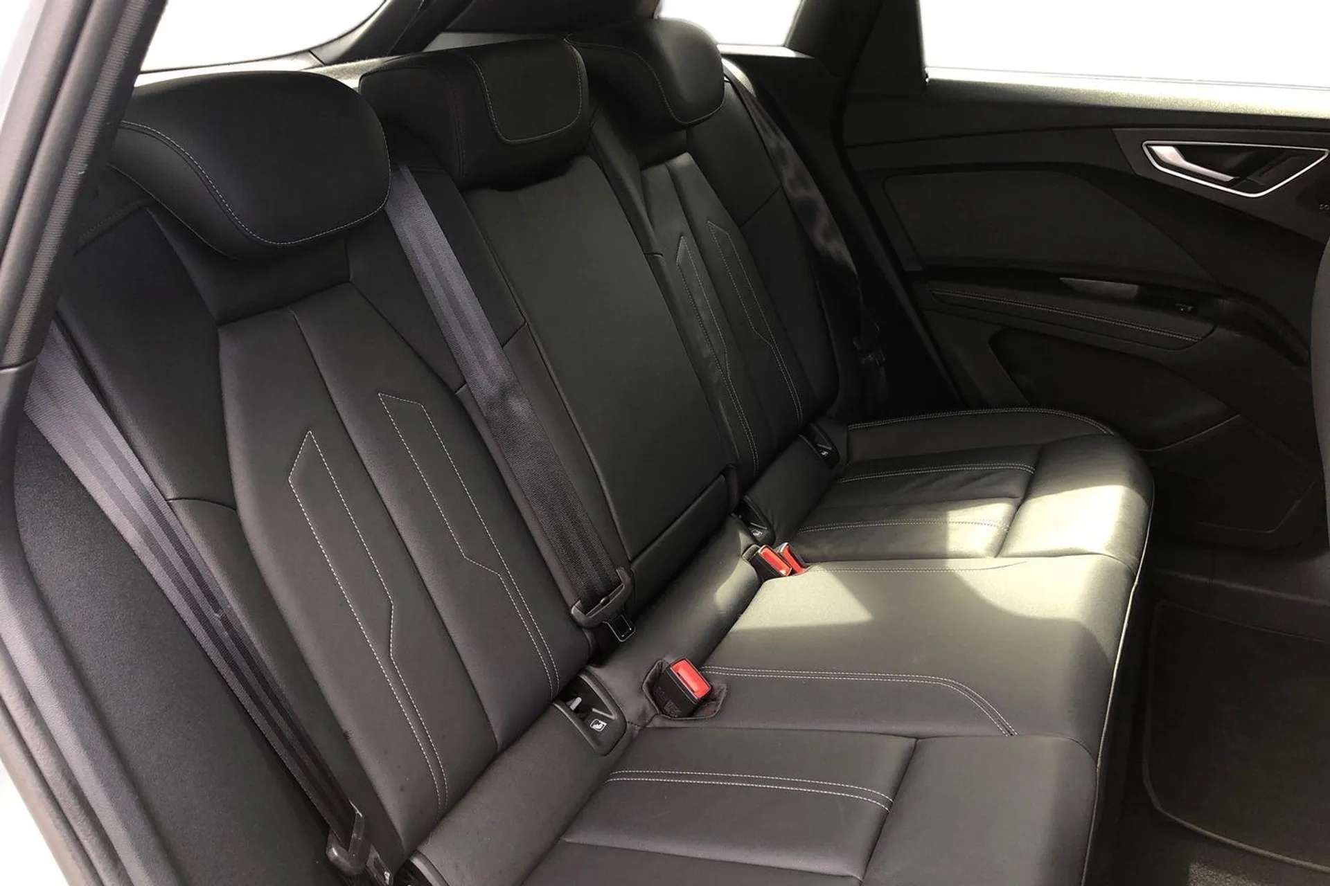 2023 AUDI Q4 2023 AUDI Q4