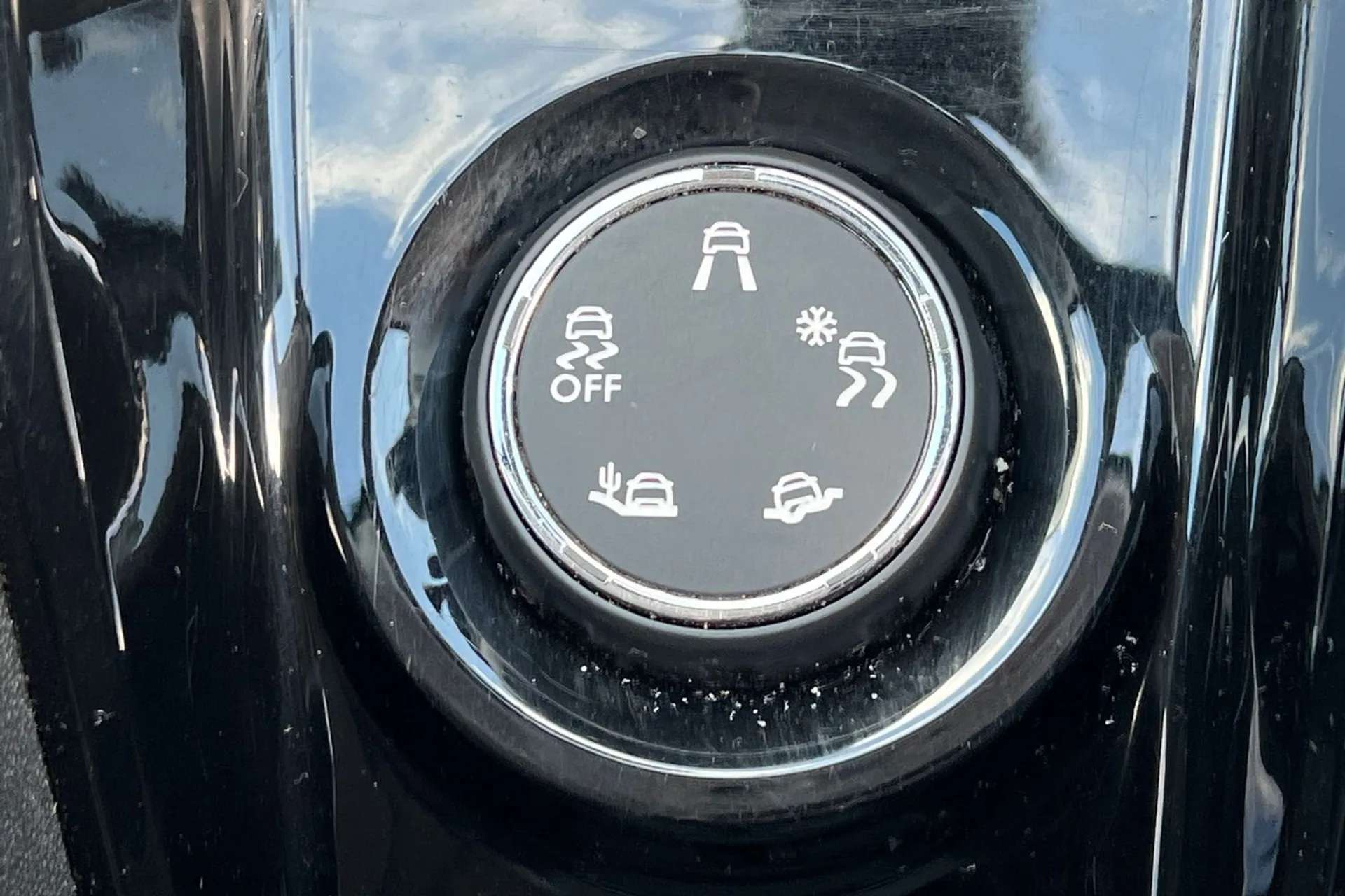 2017 PEUGEOT 2008 2017 PEUGEOT 2008