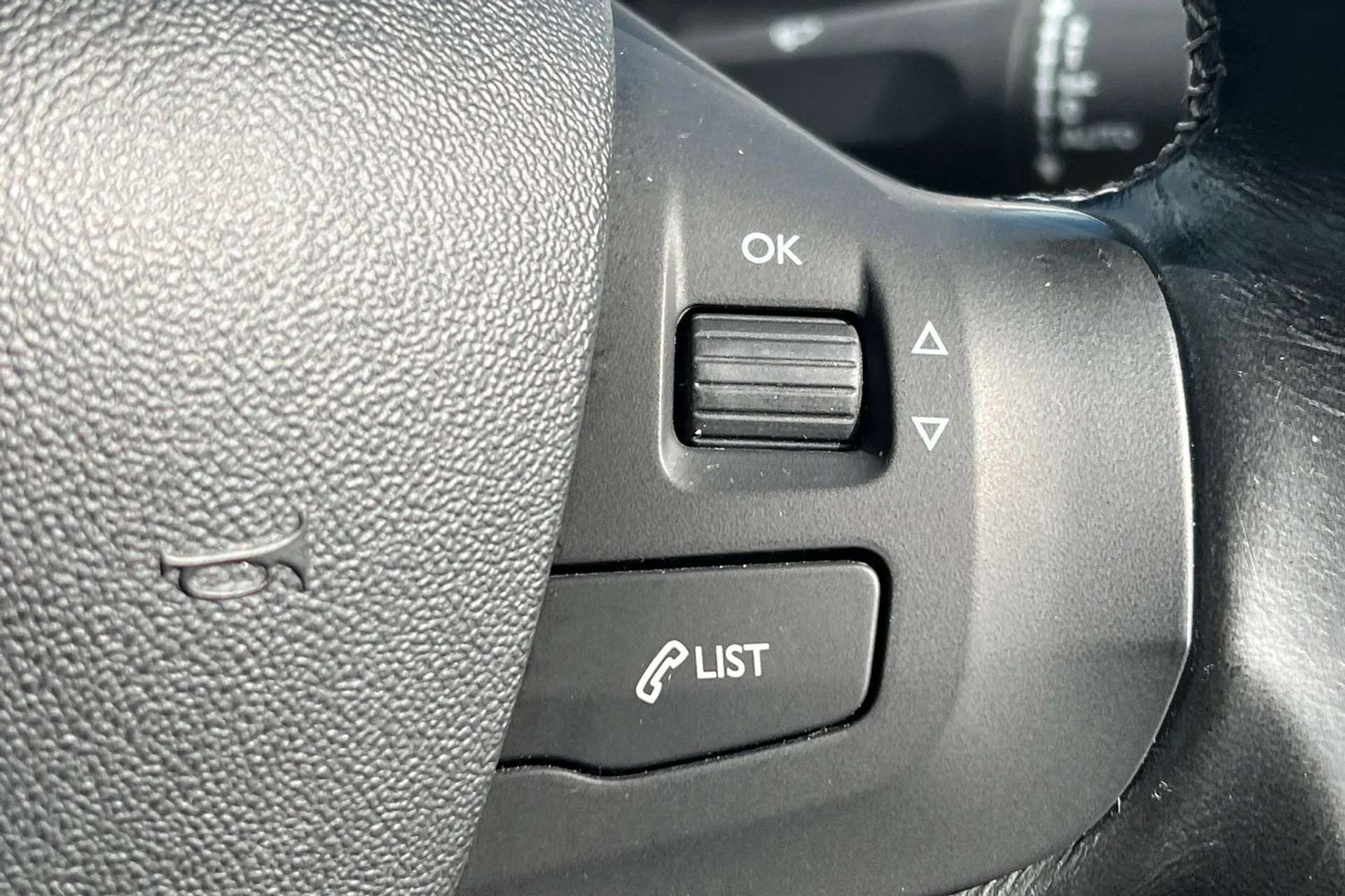 2017 PEUGEOT 2008 2017 PEUGEOT 2008