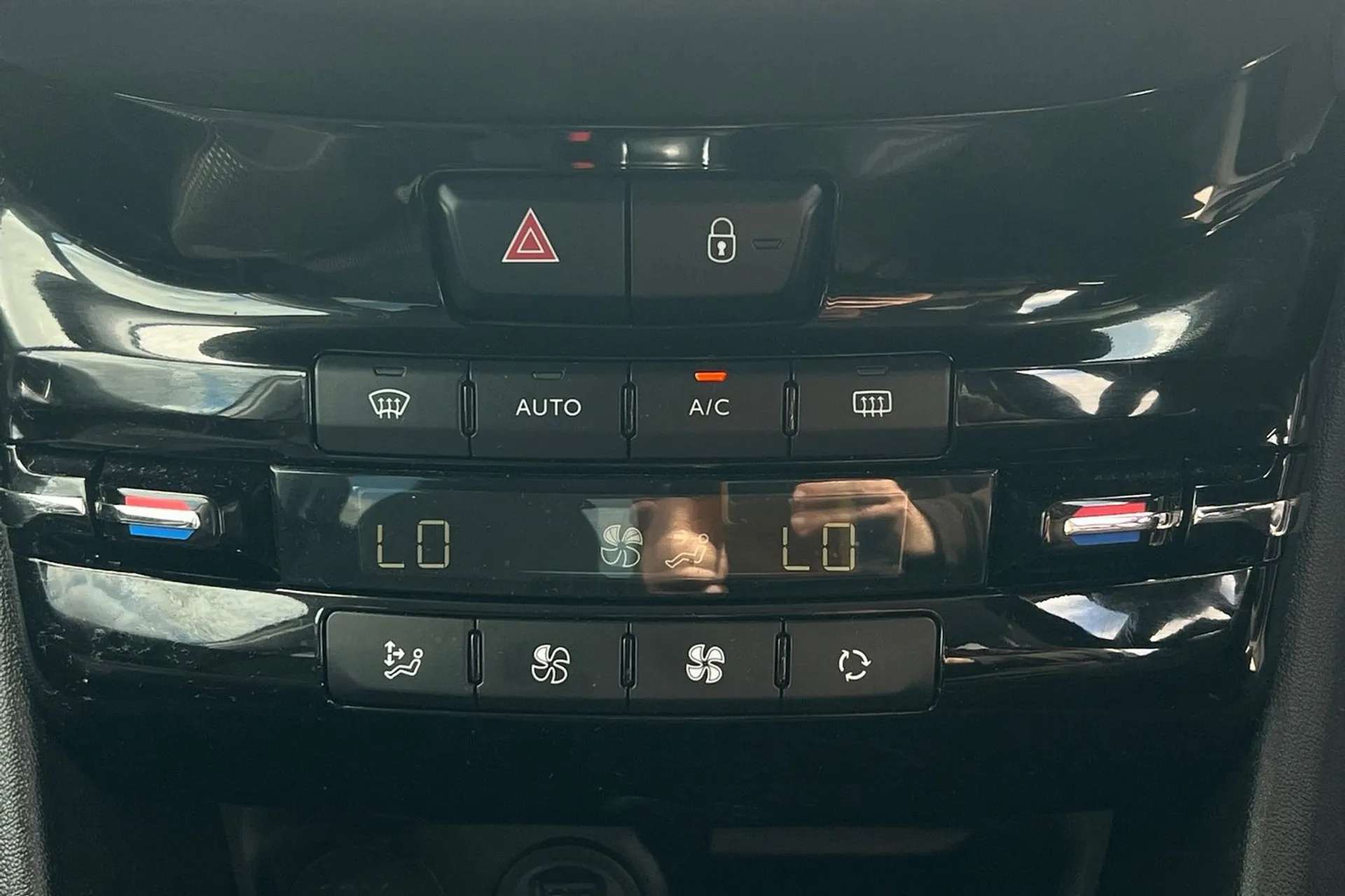 2019 PEUGEOT 208 2019 PEUGEOT 208