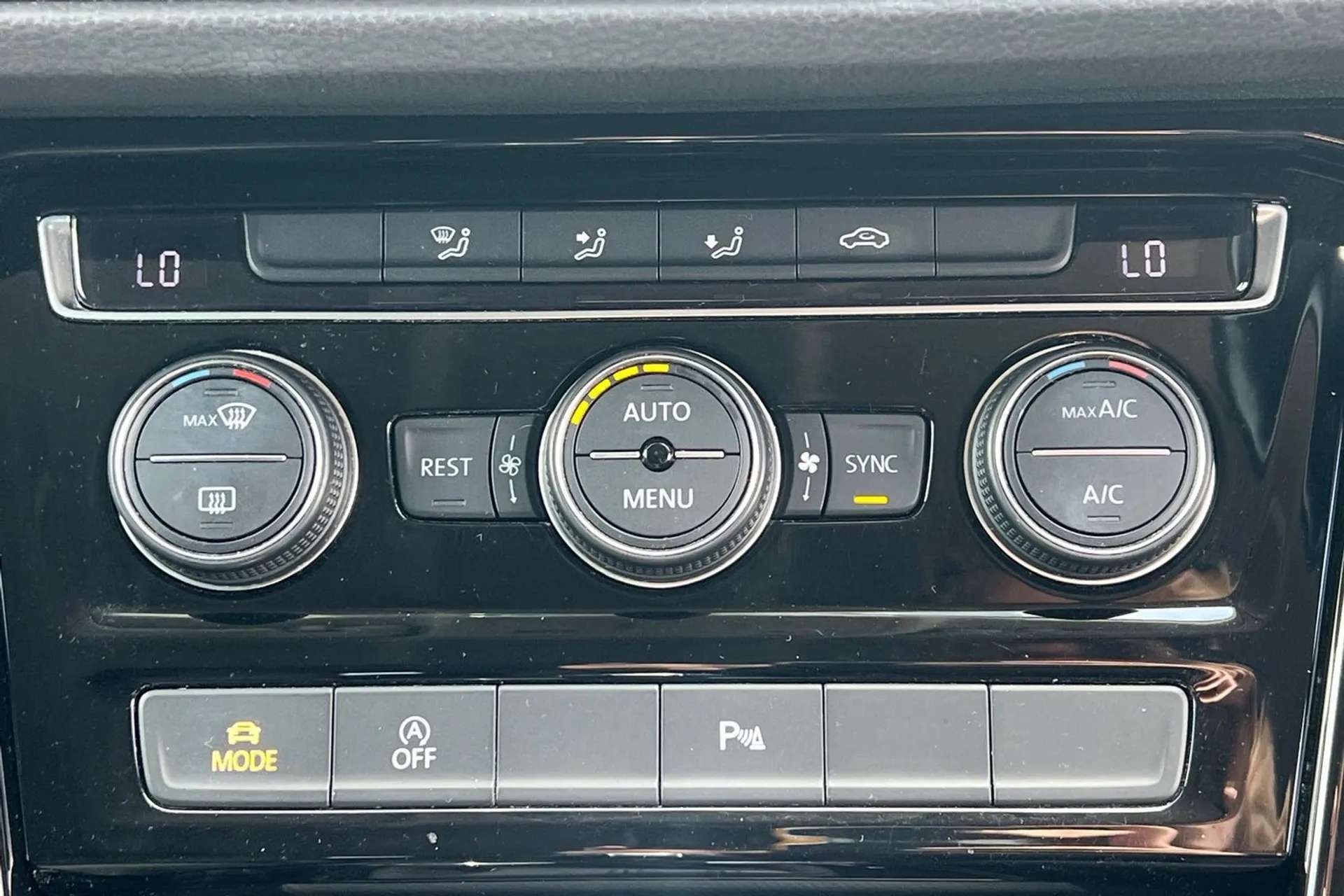 2017 VOLKSWAGEN TOURAN 2017 VOLKSWAGEN TOURAN