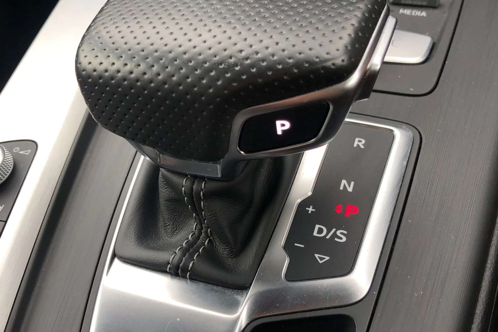 2016 AUDI A4 2016 AUDI A4