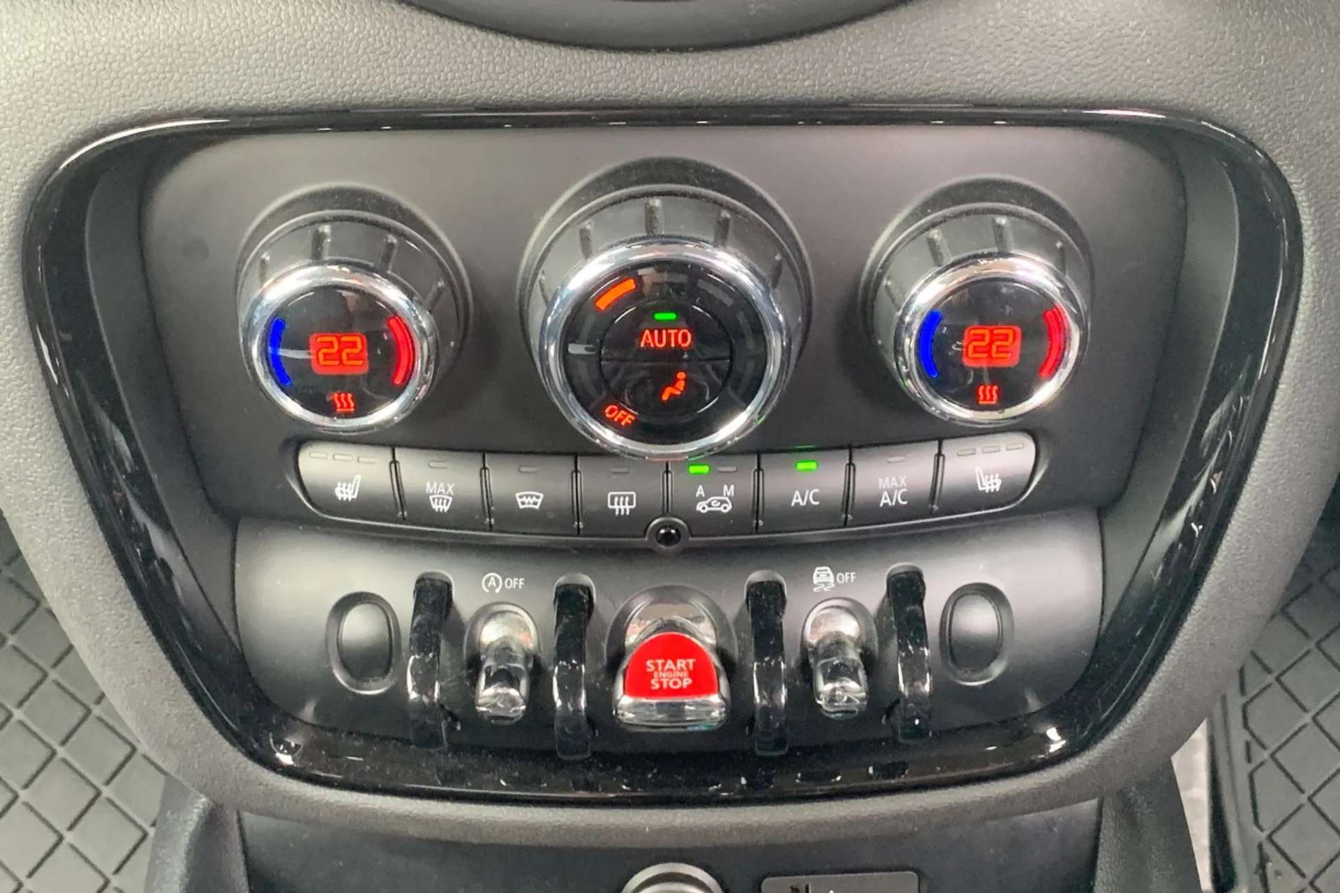 2018 MINI CLUBMAN 2018 MINI CLUBMAN