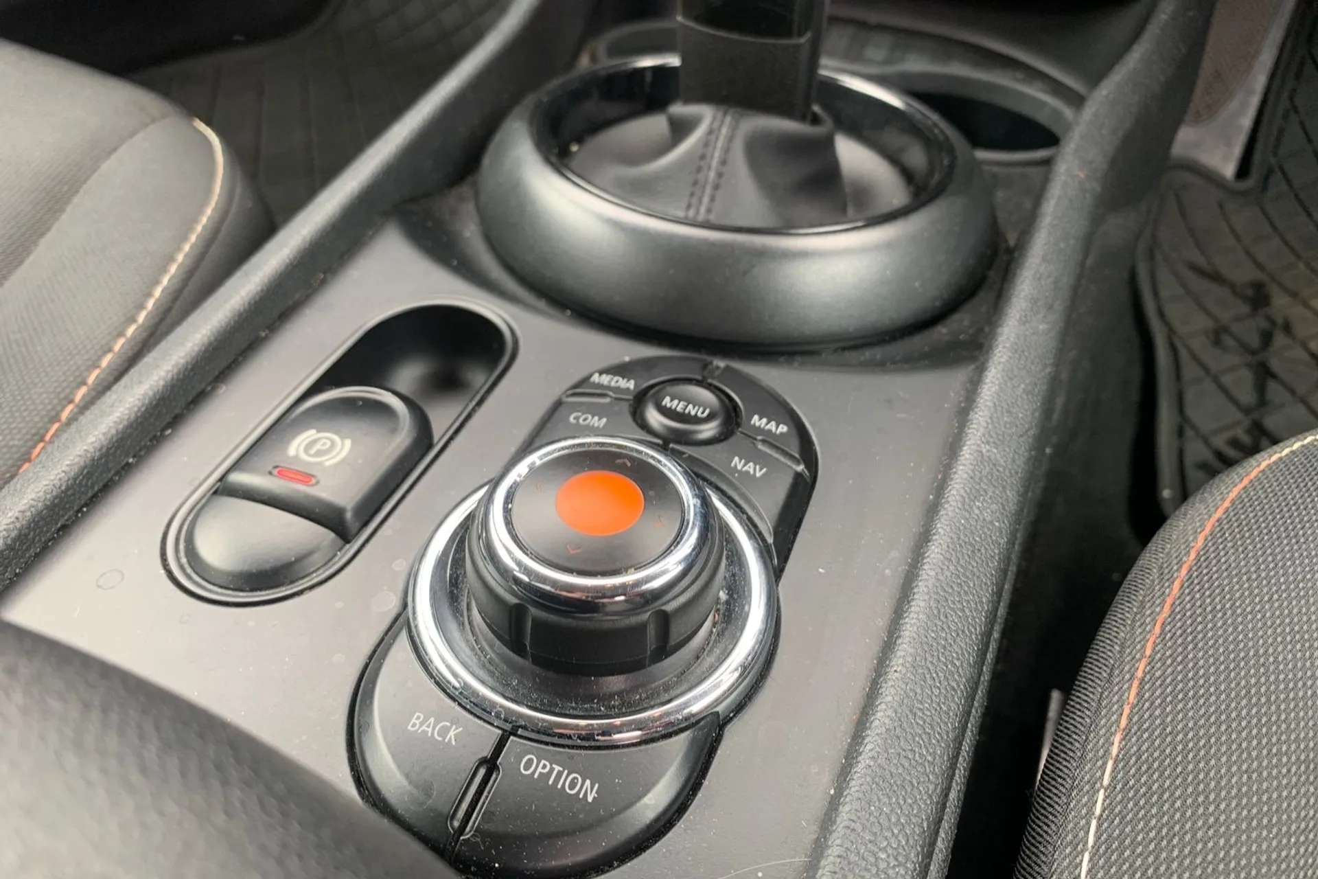 2018 MINI CLUBMAN 2018 MINI CLUBMAN