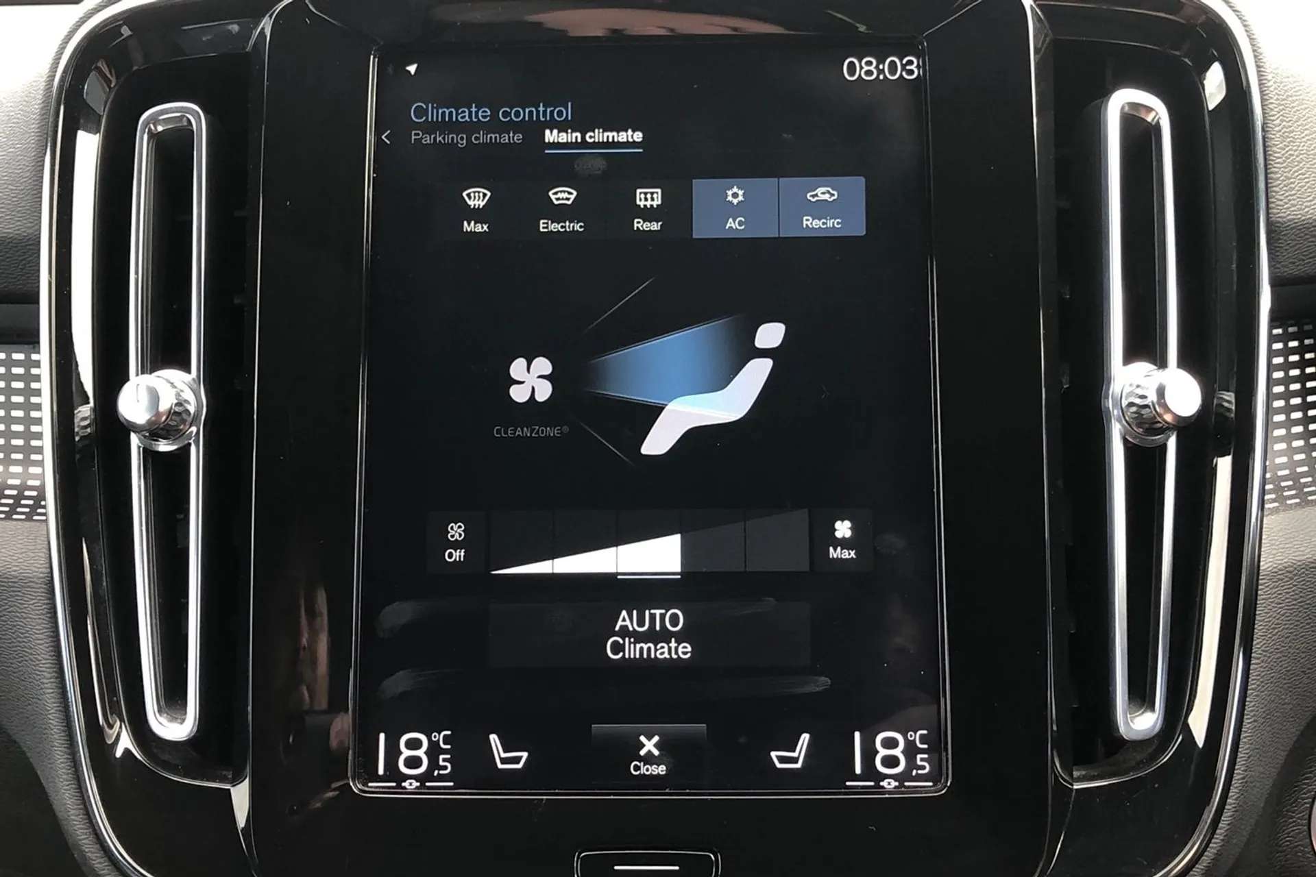 2020 VOLVO XC40 2020 VOLVO XC40