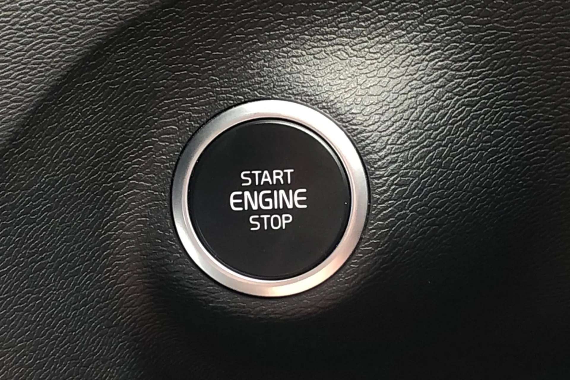 2020 VOLVO XC40 2020 VOLVO XC40
