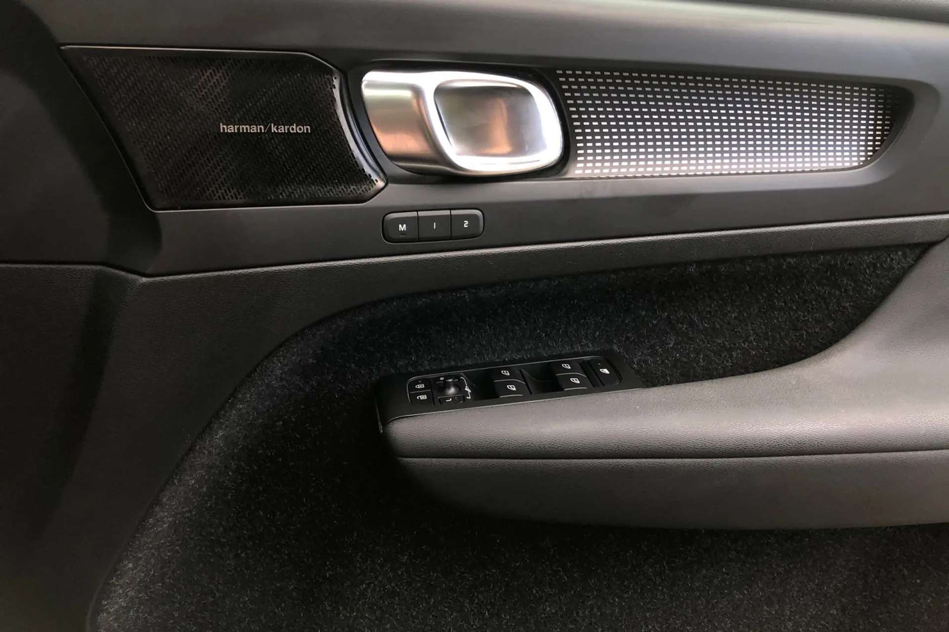 2020 VOLVO XC40 2020 VOLVO XC40