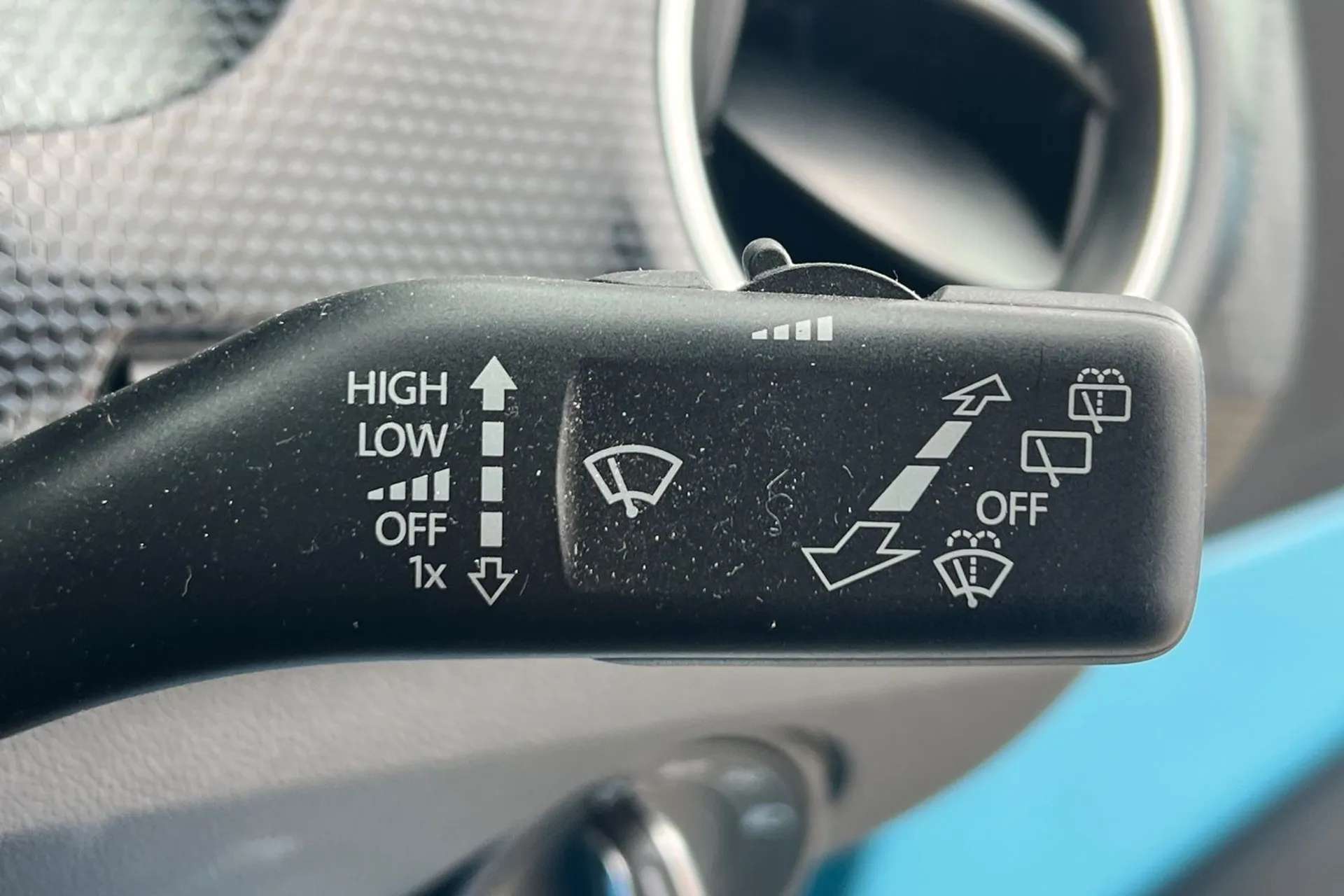 2023 VOLKSWAGEN UP 2023 VOLKSWAGEN UP