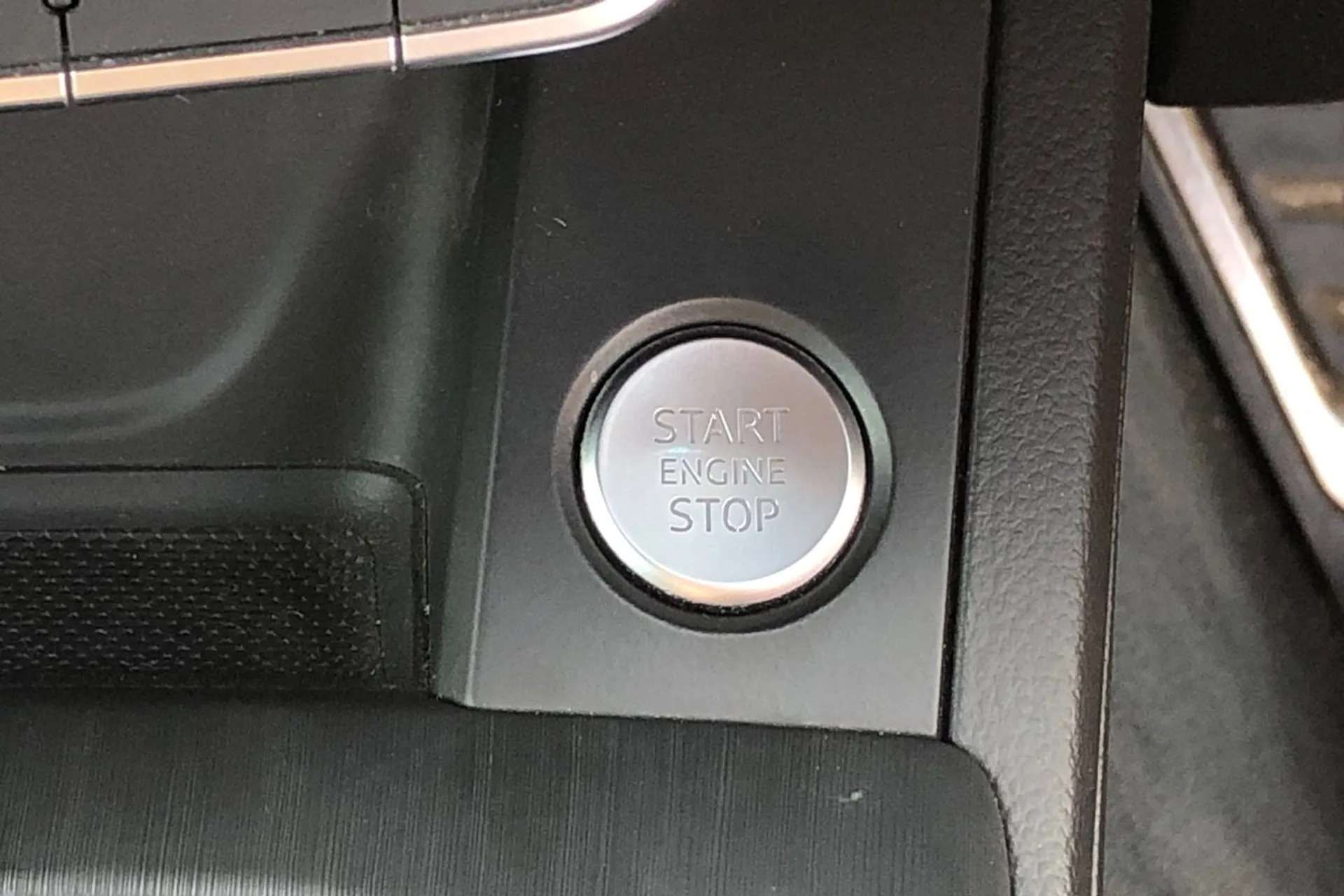 2017 AUDI A4 2017 AUDI A4
