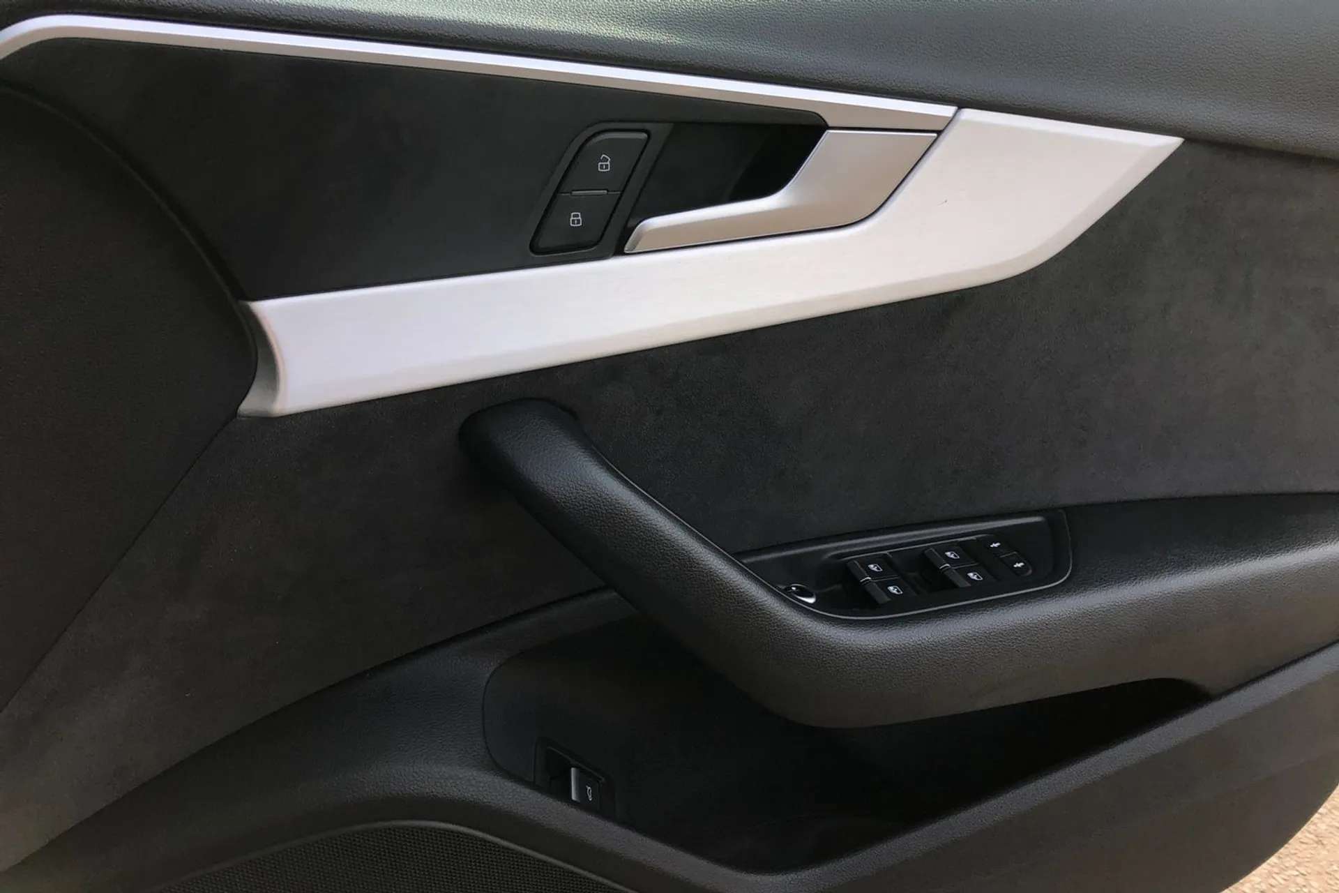 2017 AUDI A4 2017 AUDI A4