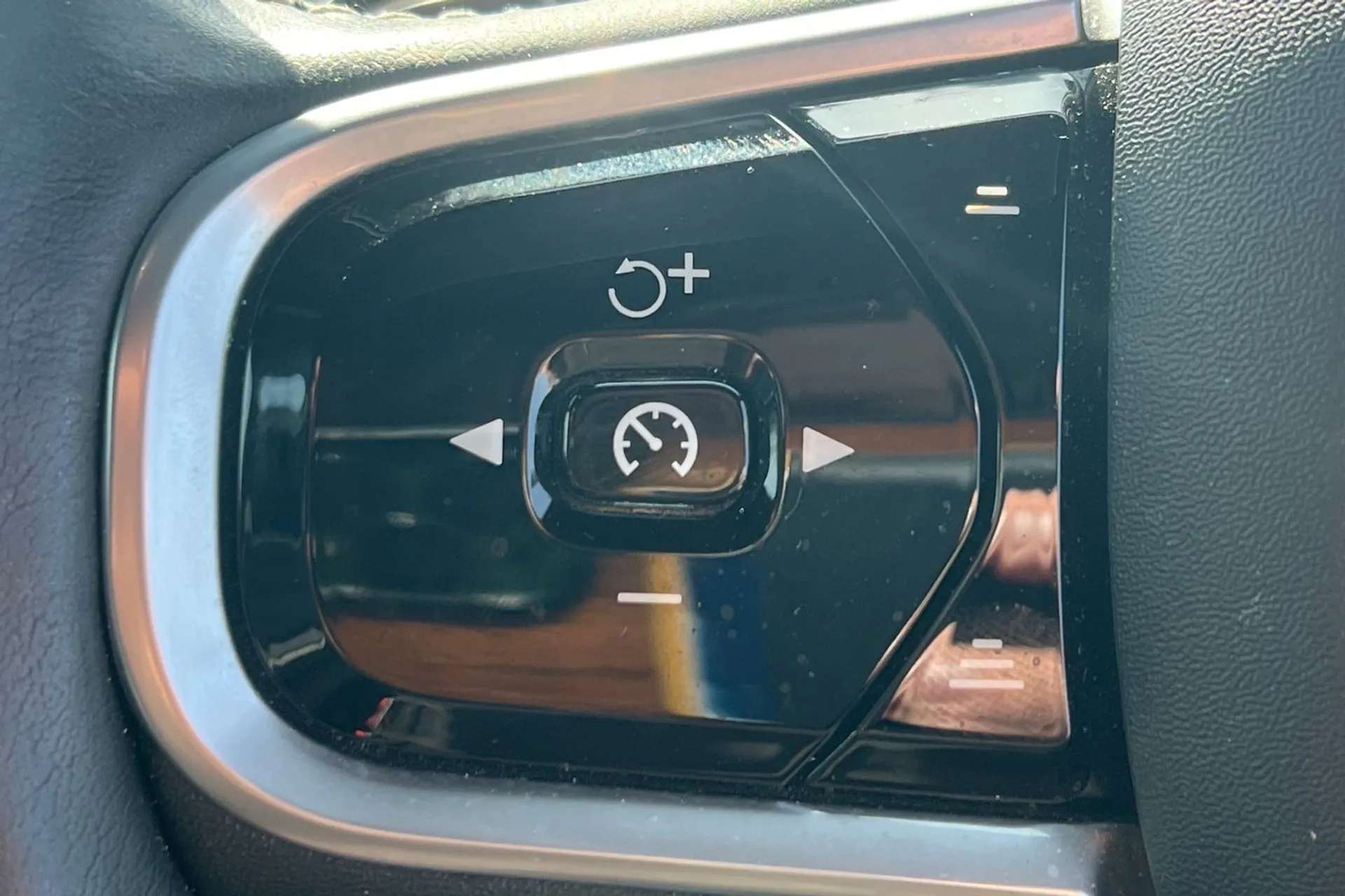 2020 VOLVO XC60 2020 VOLVO XC60