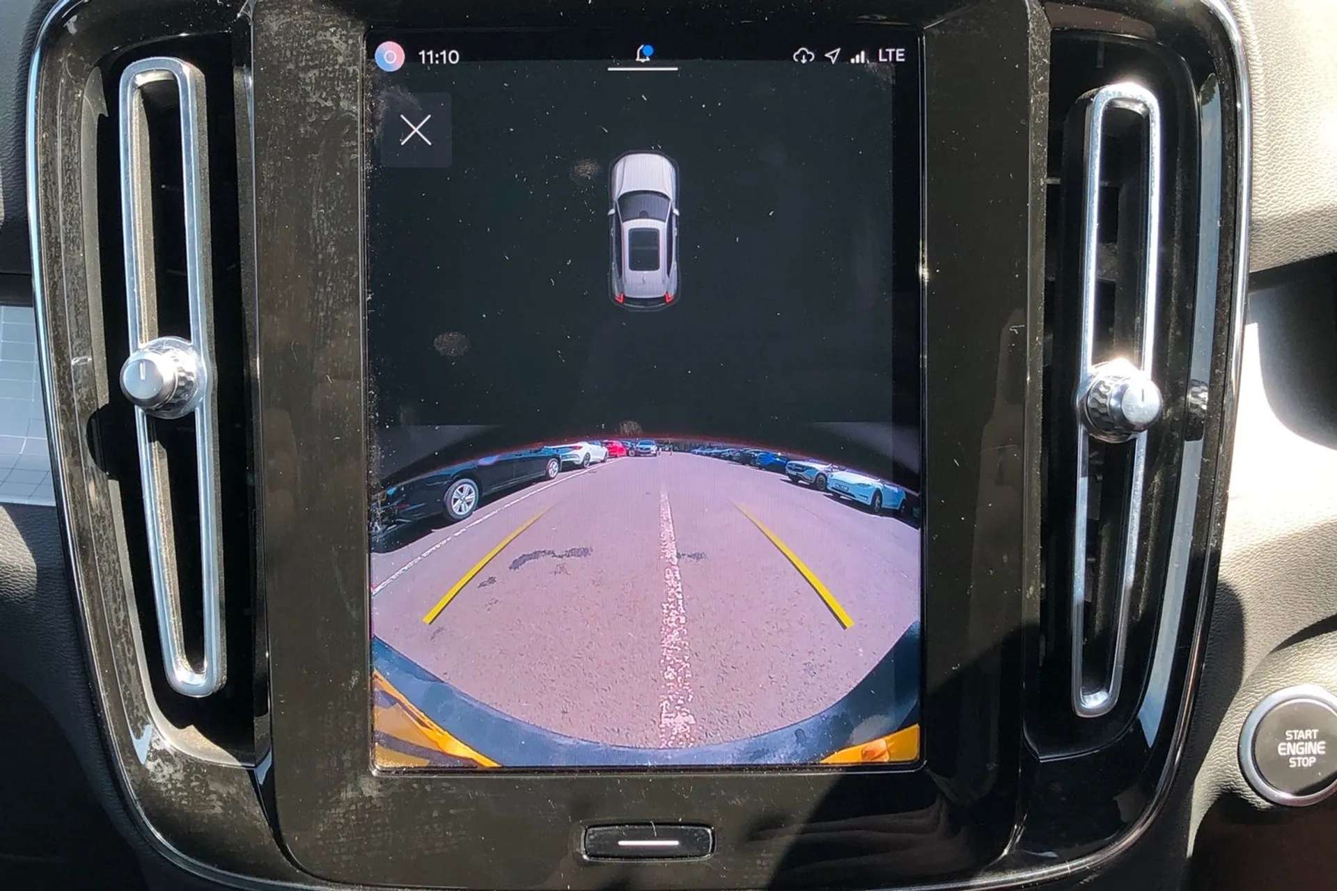 2023 VOLVO XC40 2023 VOLVO XC40