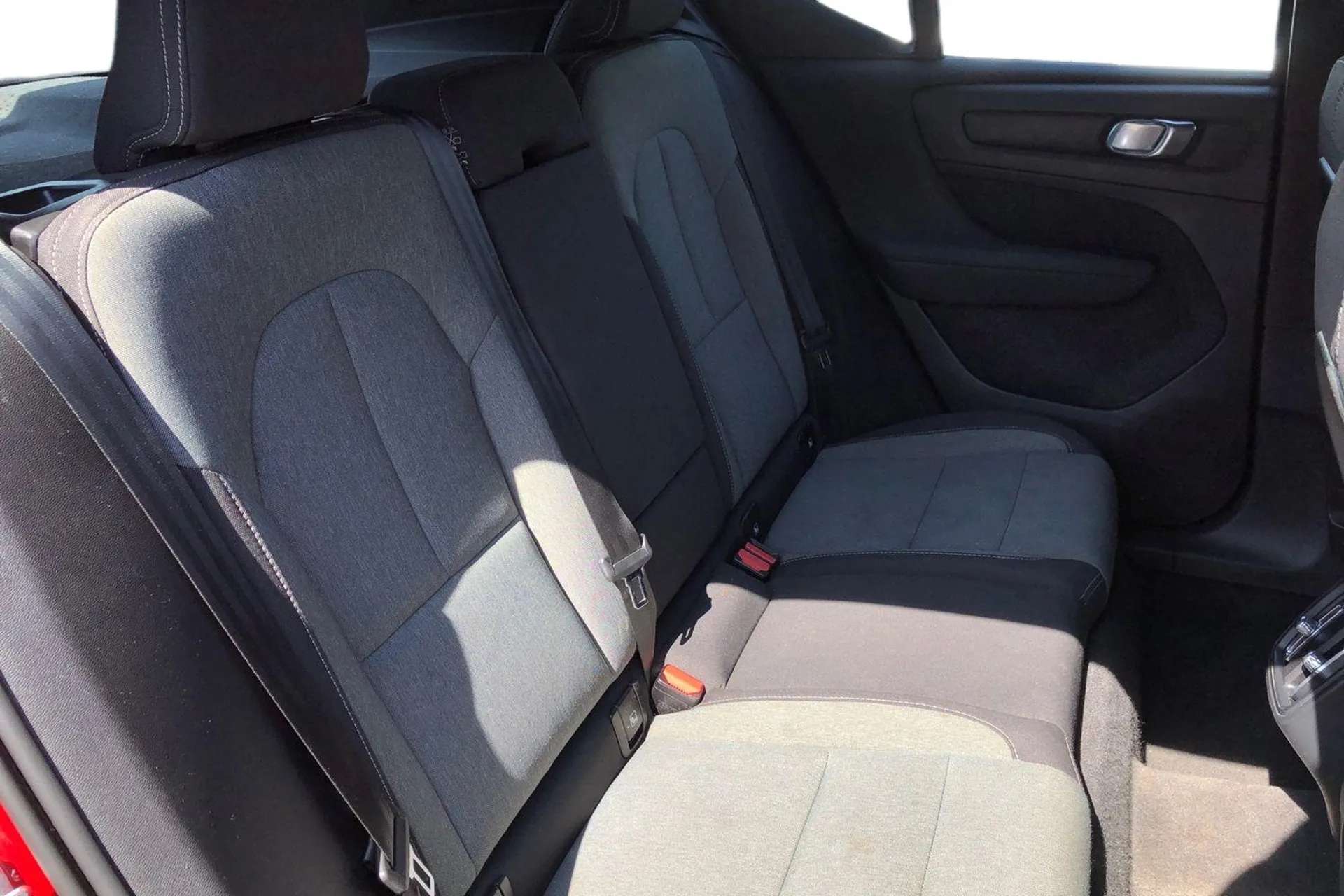 2023 VOLVO XC40 2023 VOLVO XC40