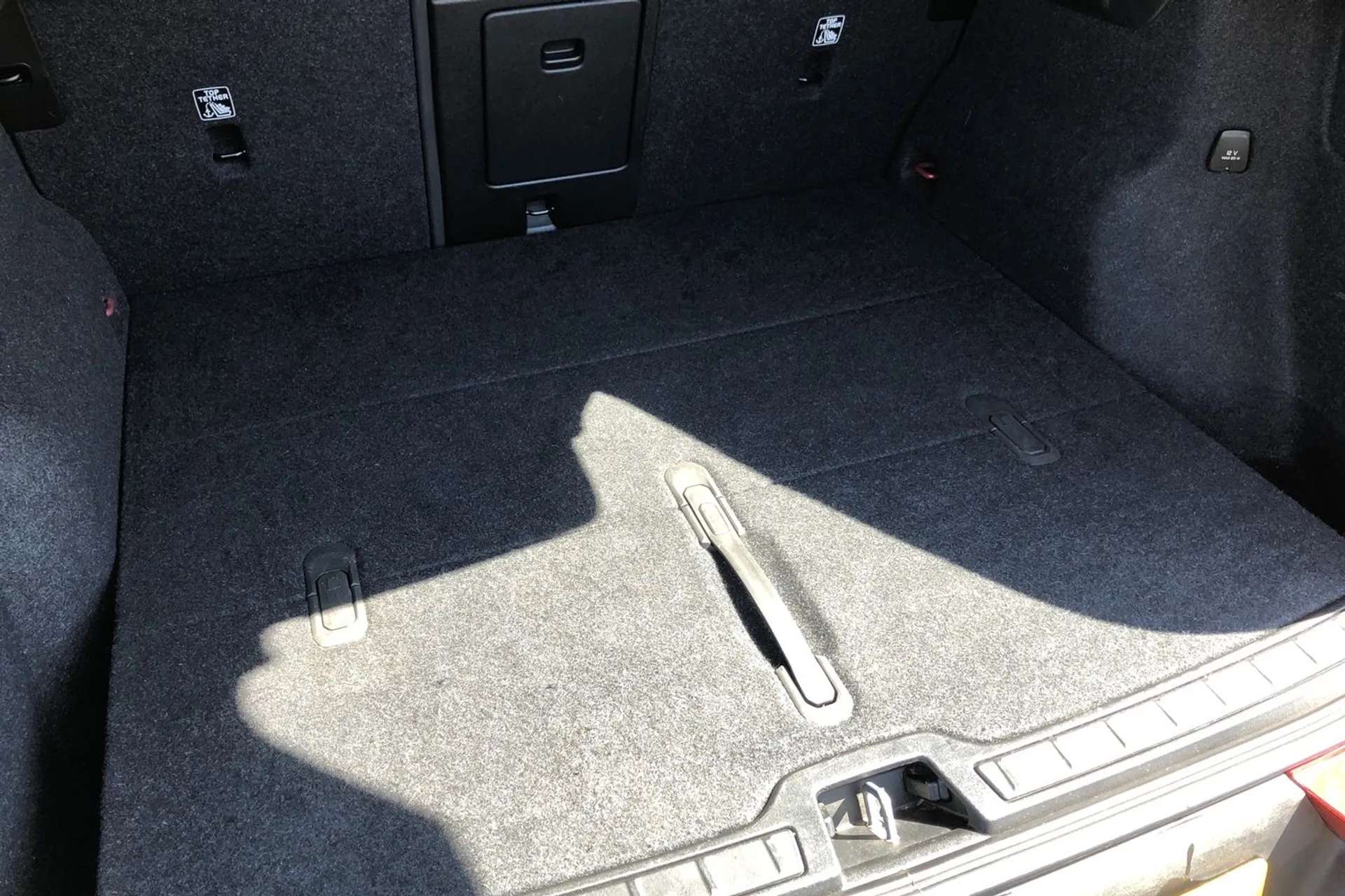 2023 VOLVO XC40 2023 VOLVO XC40