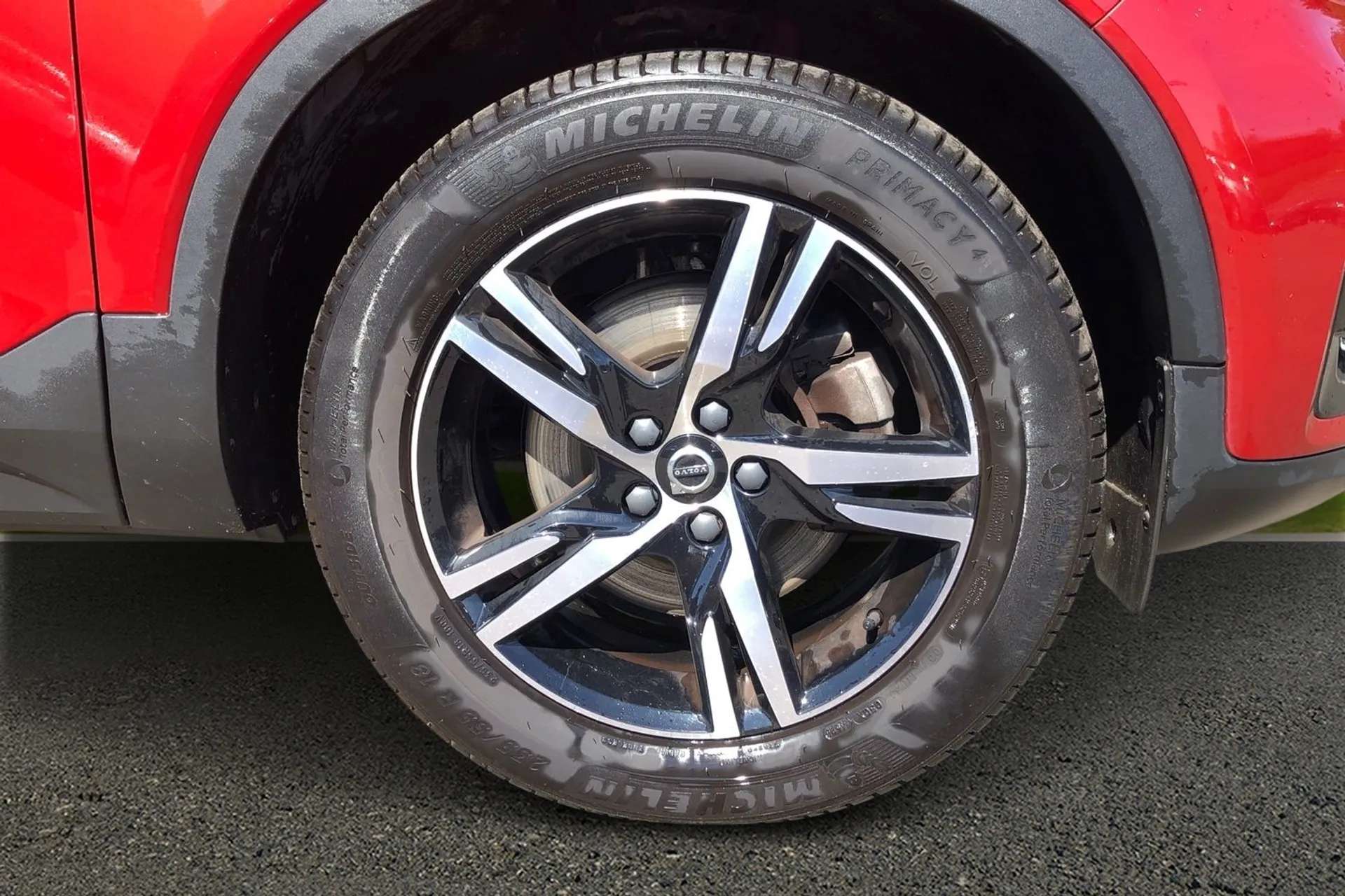 2023 VOLVO XC40 2023 VOLVO XC40