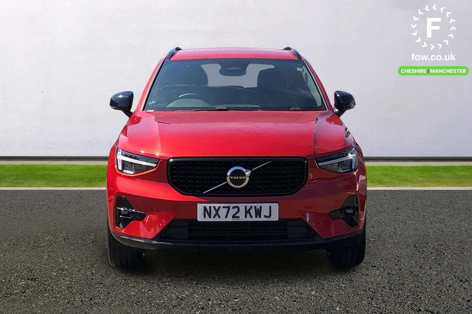 2023 VOLVO XC40 2023 VOLVO XC40