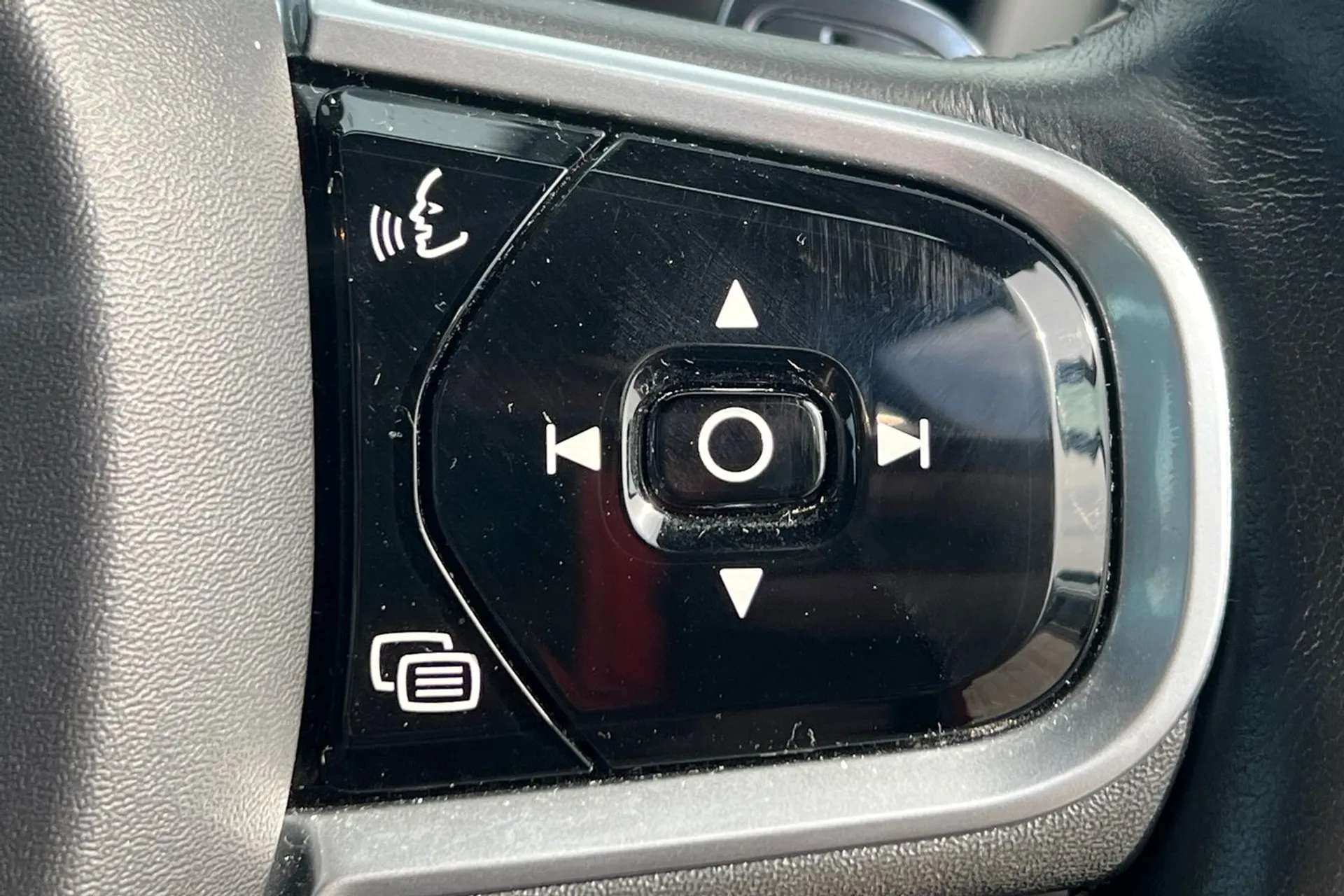 2019 VOLVO S60 2019 VOLVO S60