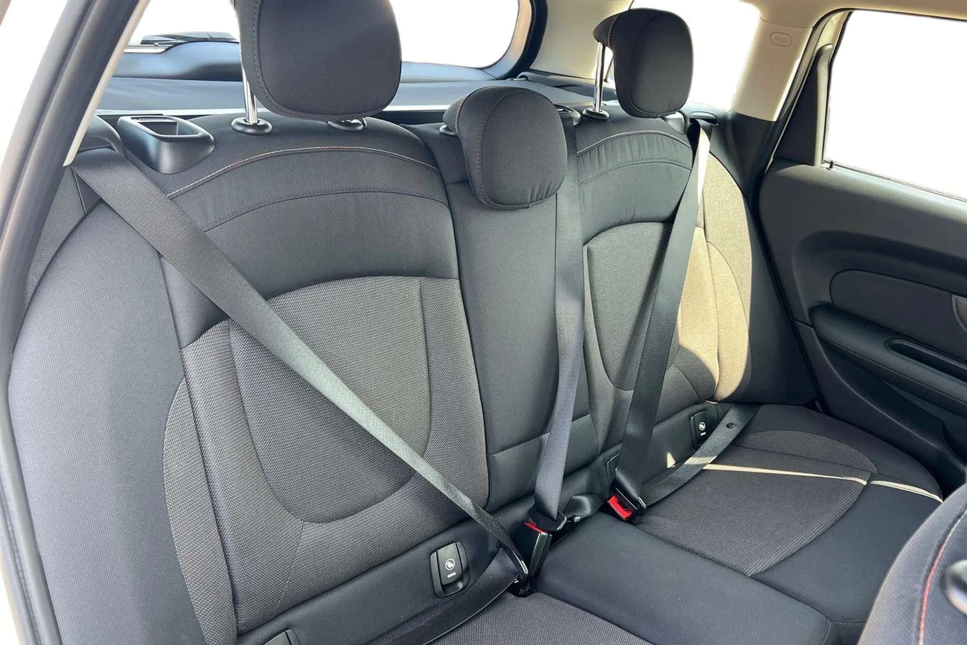 2018 MINI CLUBMAN 2018 MINI CLUBMAN