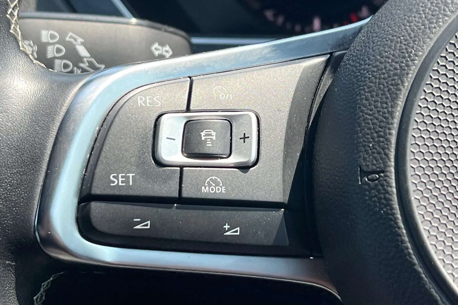 2018 VOLKSWAGEN TIGUAN 2018 VOLKSWAGEN TIGUAN
