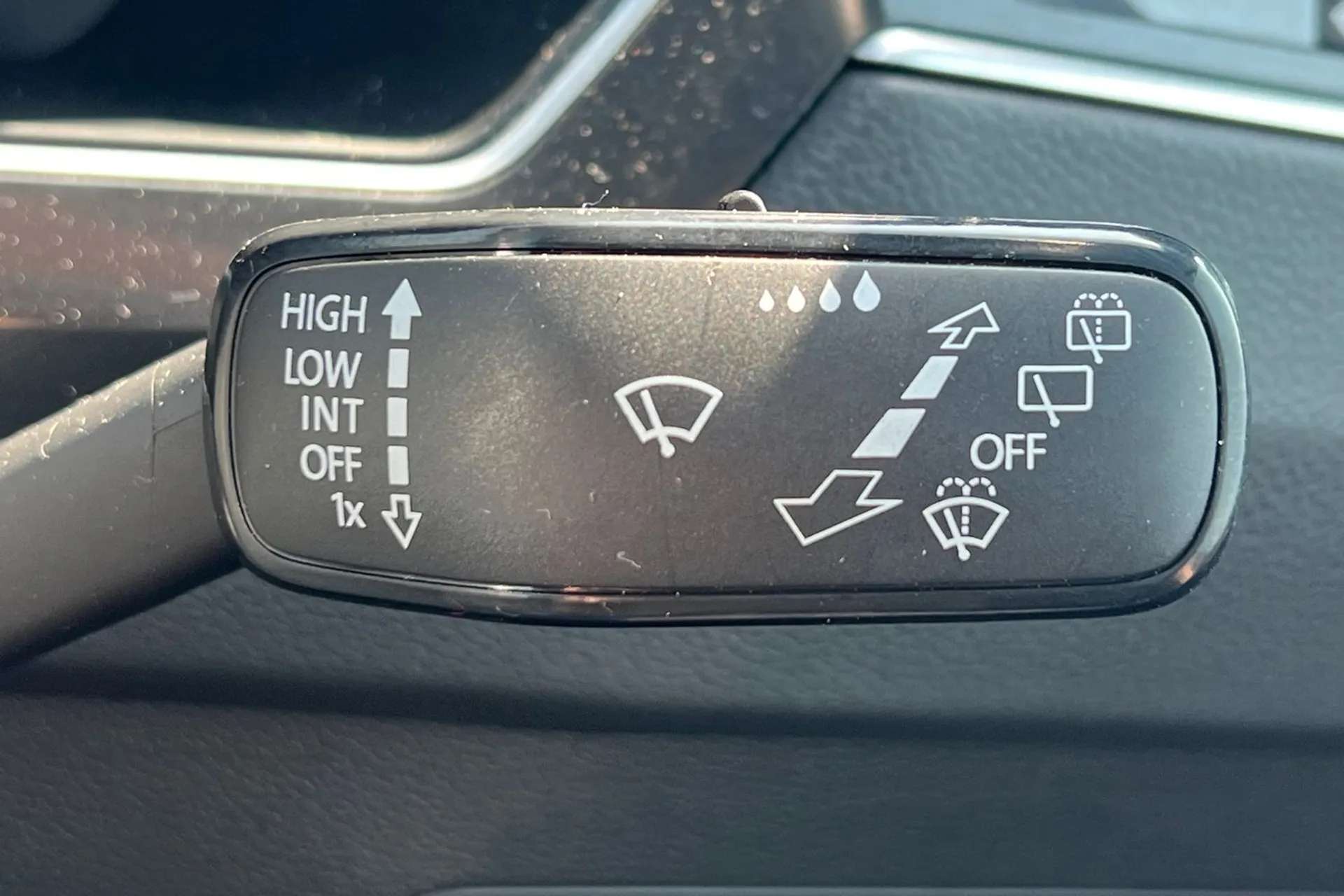 2018 VOLKSWAGEN TIGUAN 2018 VOLKSWAGEN TIGUAN