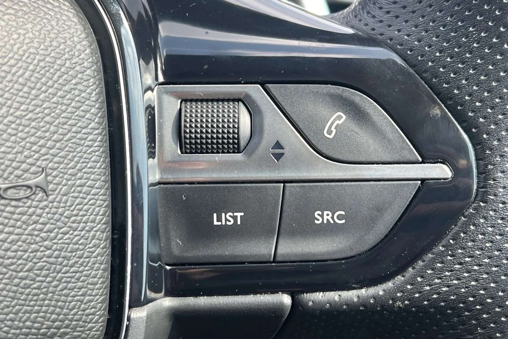 2020 PEUGEOT 3008 2020 PEUGEOT 3008