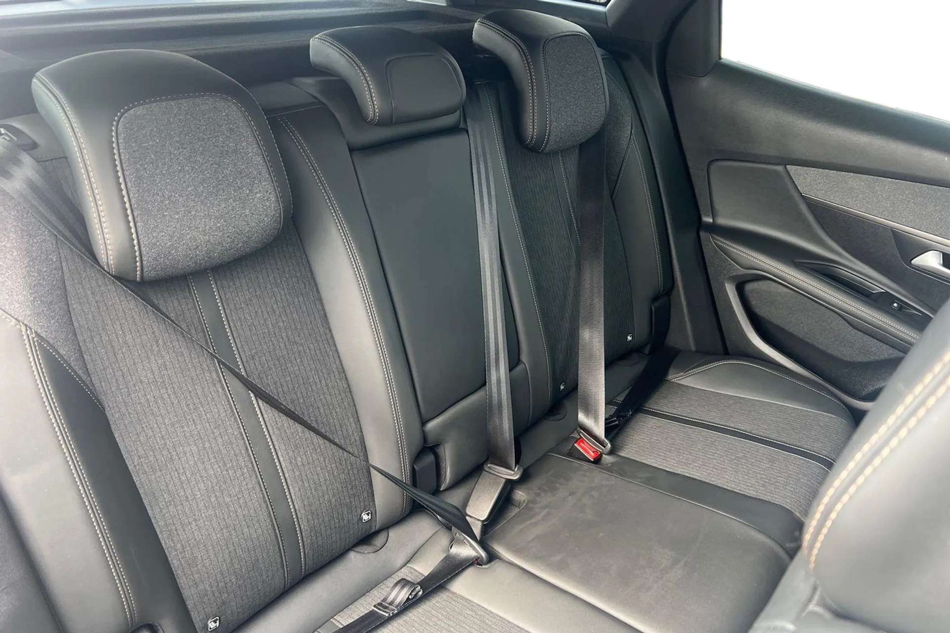2020 PEUGEOT 3008 2020 PEUGEOT 3008
