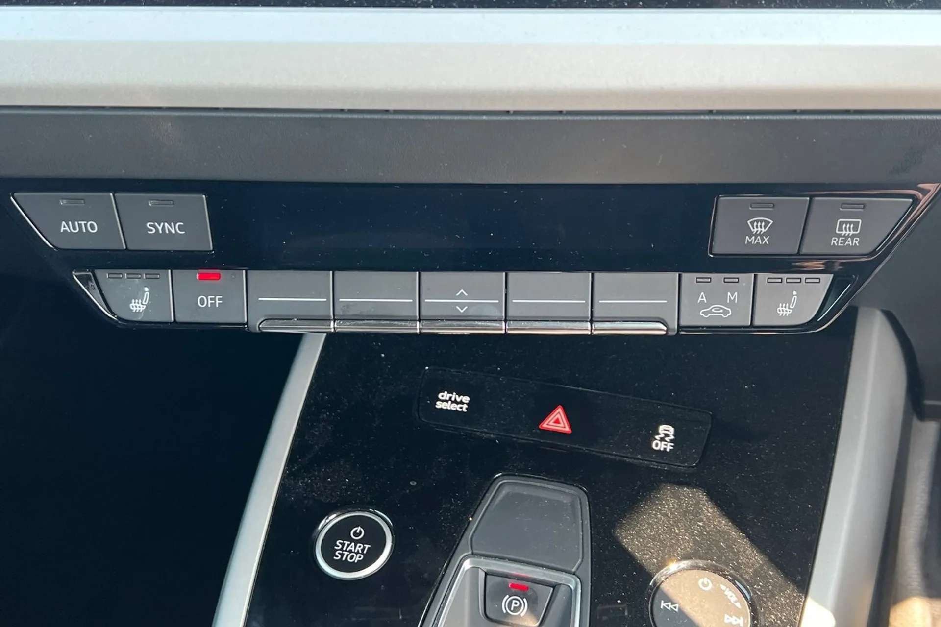 2023 AUDI Q4 2023 AUDI Q4