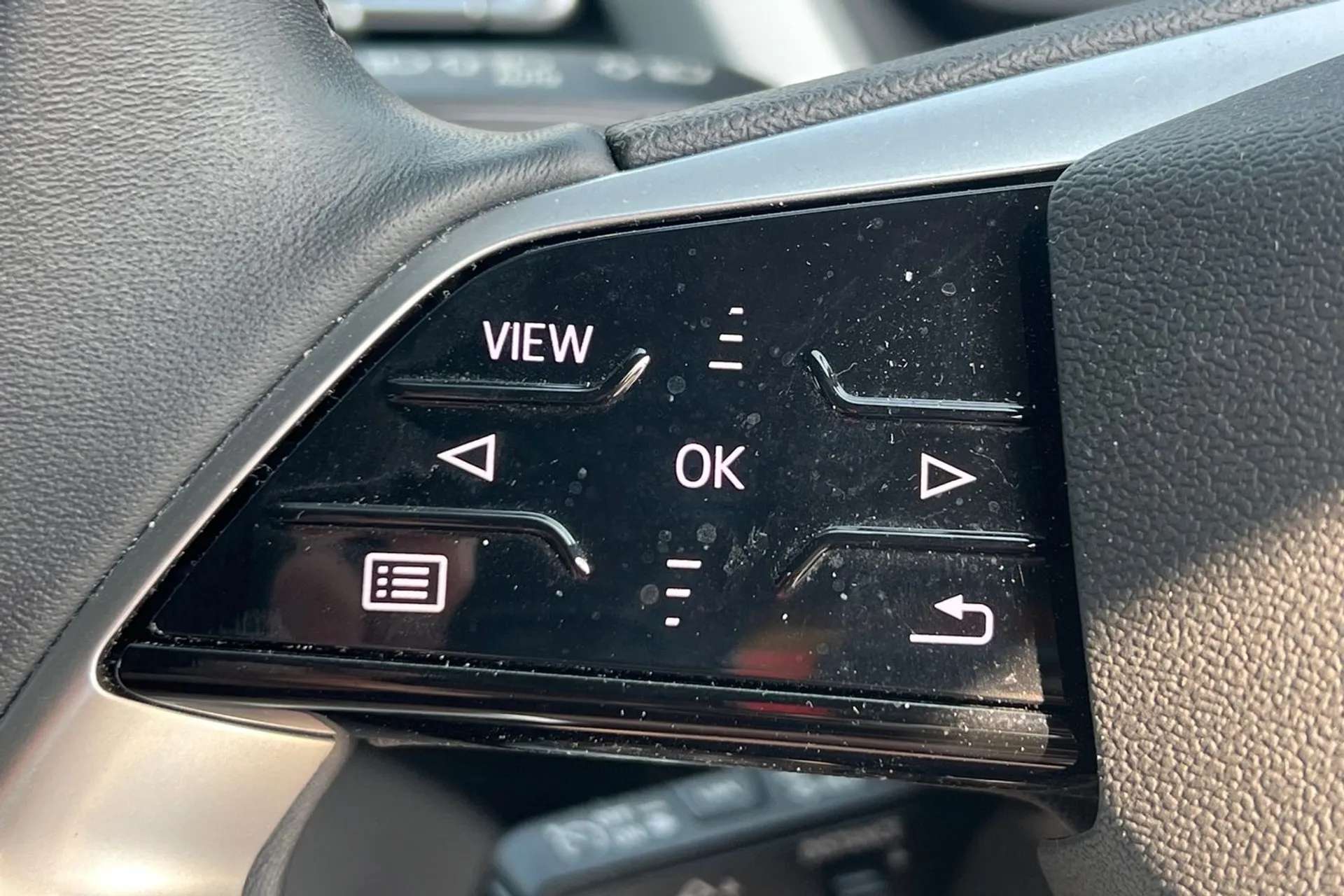 2023 AUDI Q4 2023 AUDI Q4