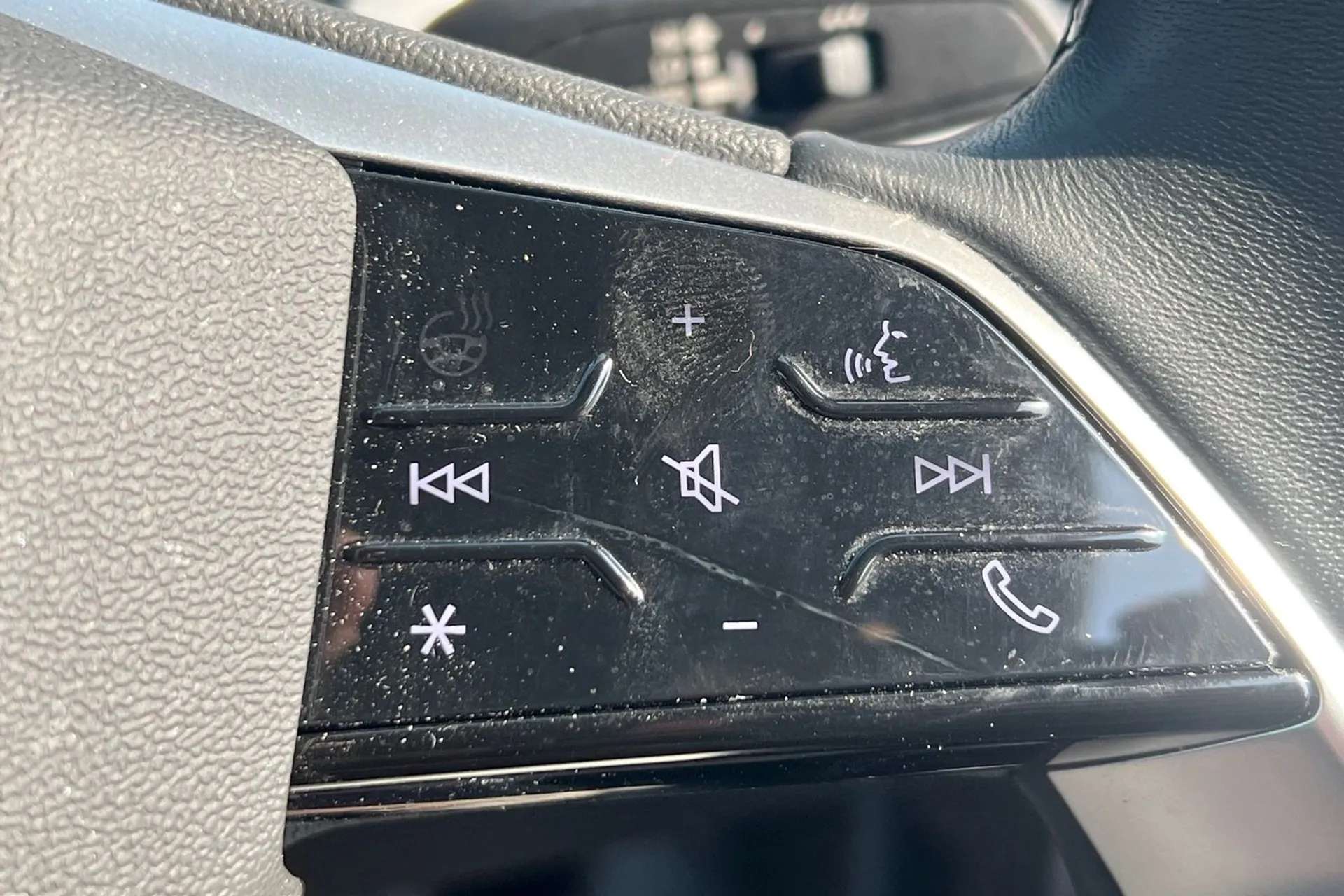 2023 AUDI Q4 2023 AUDI Q4