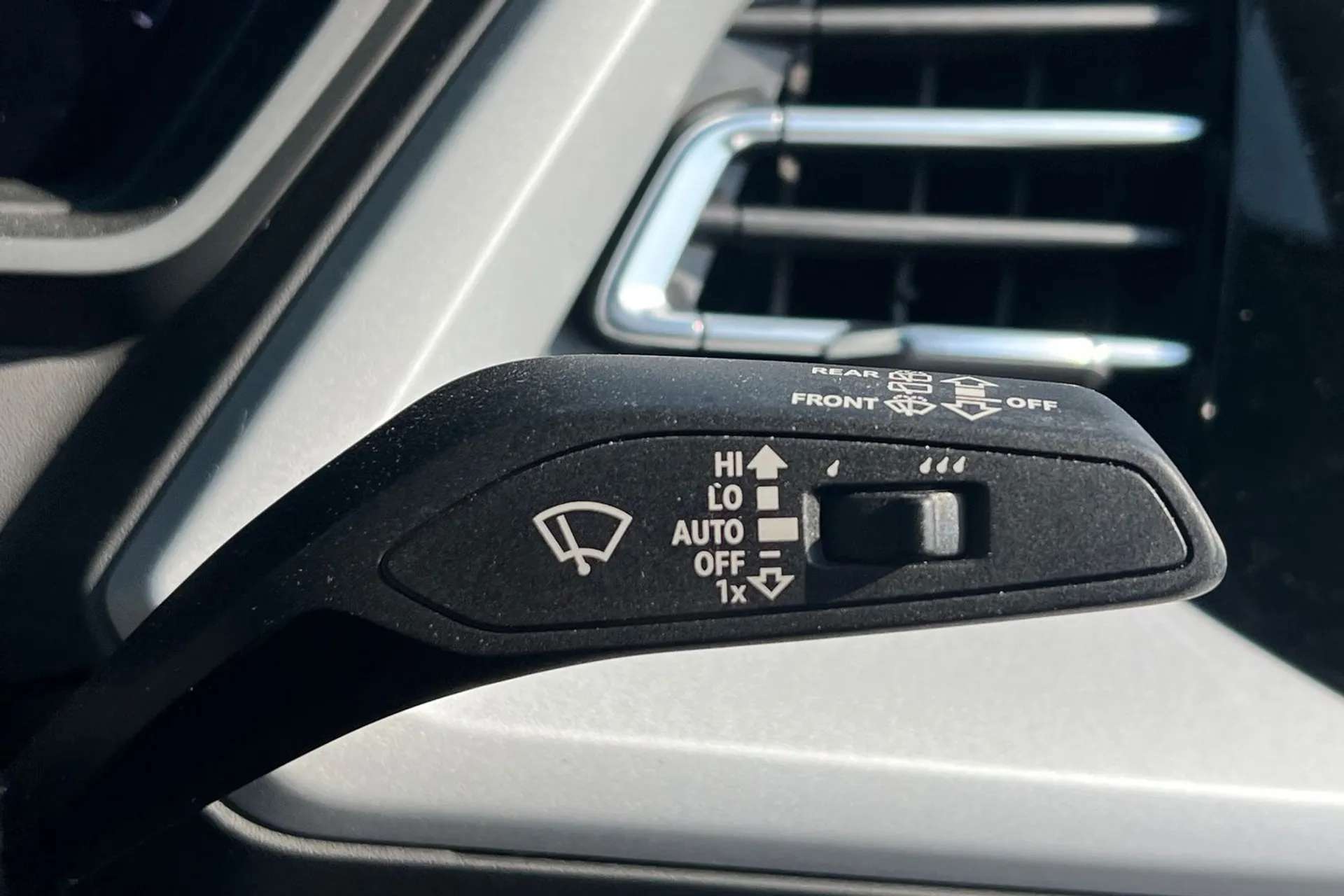 2023 AUDI Q4 2023 AUDI Q4