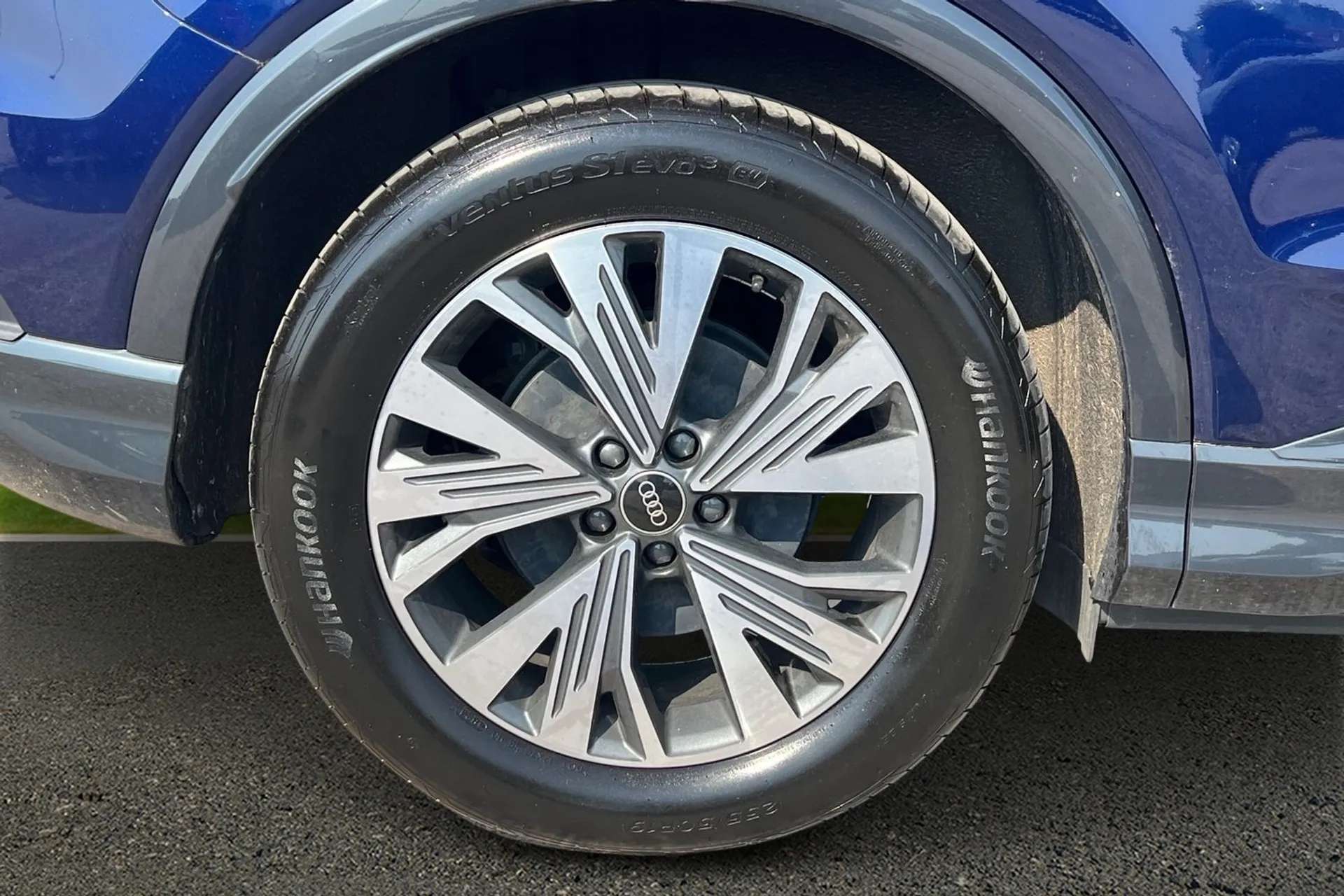 2023 AUDI Q4 2023 AUDI Q4