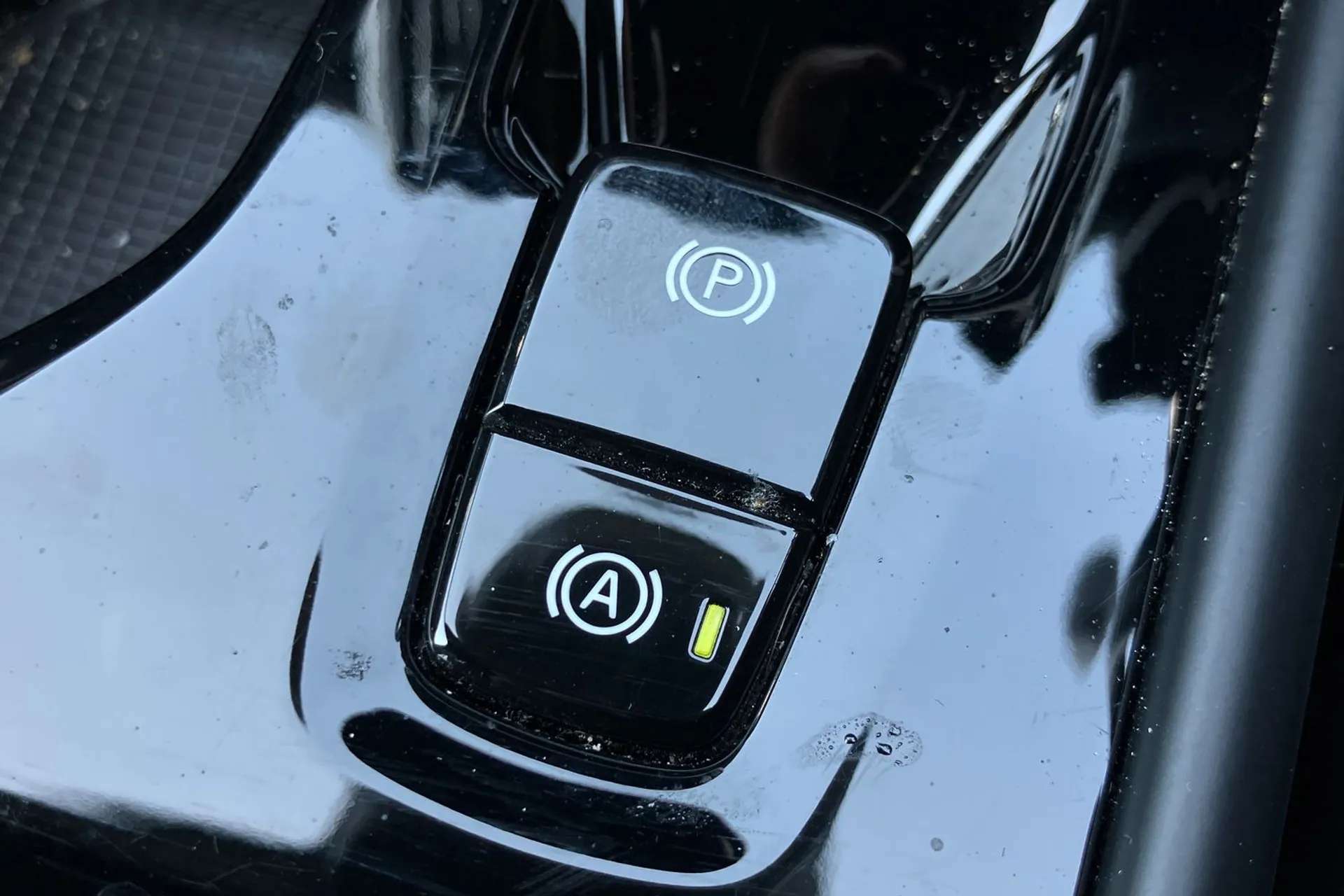 2021 VOLVO XC40 2021 VOLVO XC40