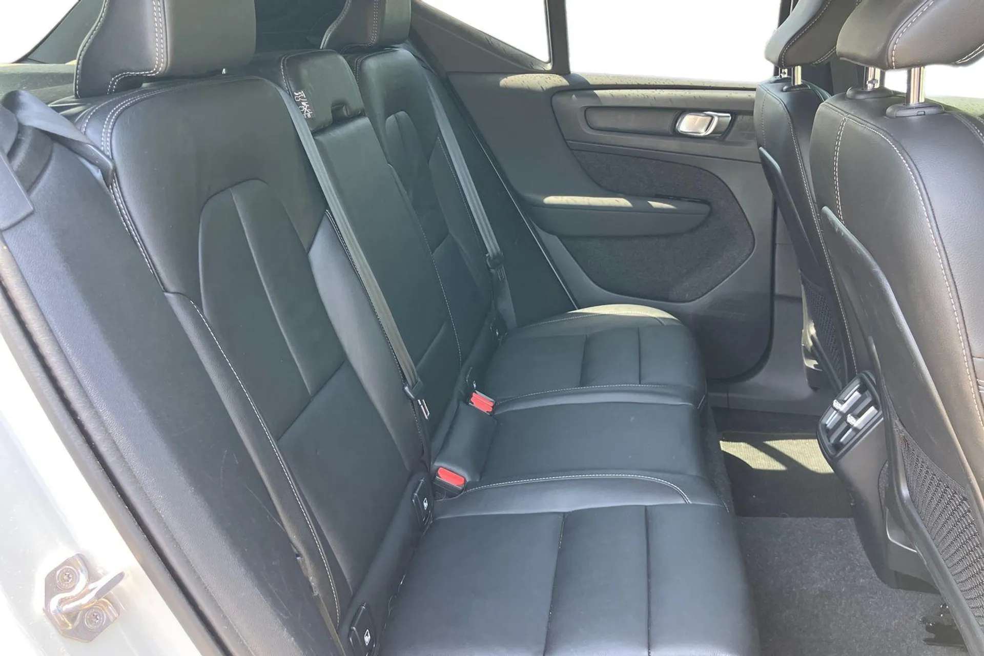 2021 VOLVO XC40 2021 VOLVO XC40