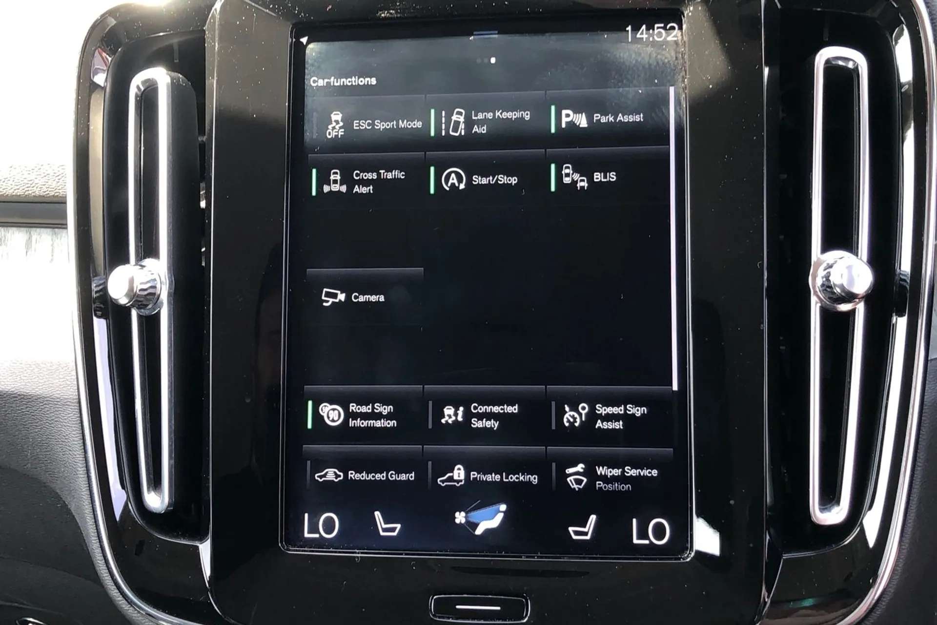 2020 VOLVO XC40 2020 VOLVO XC40