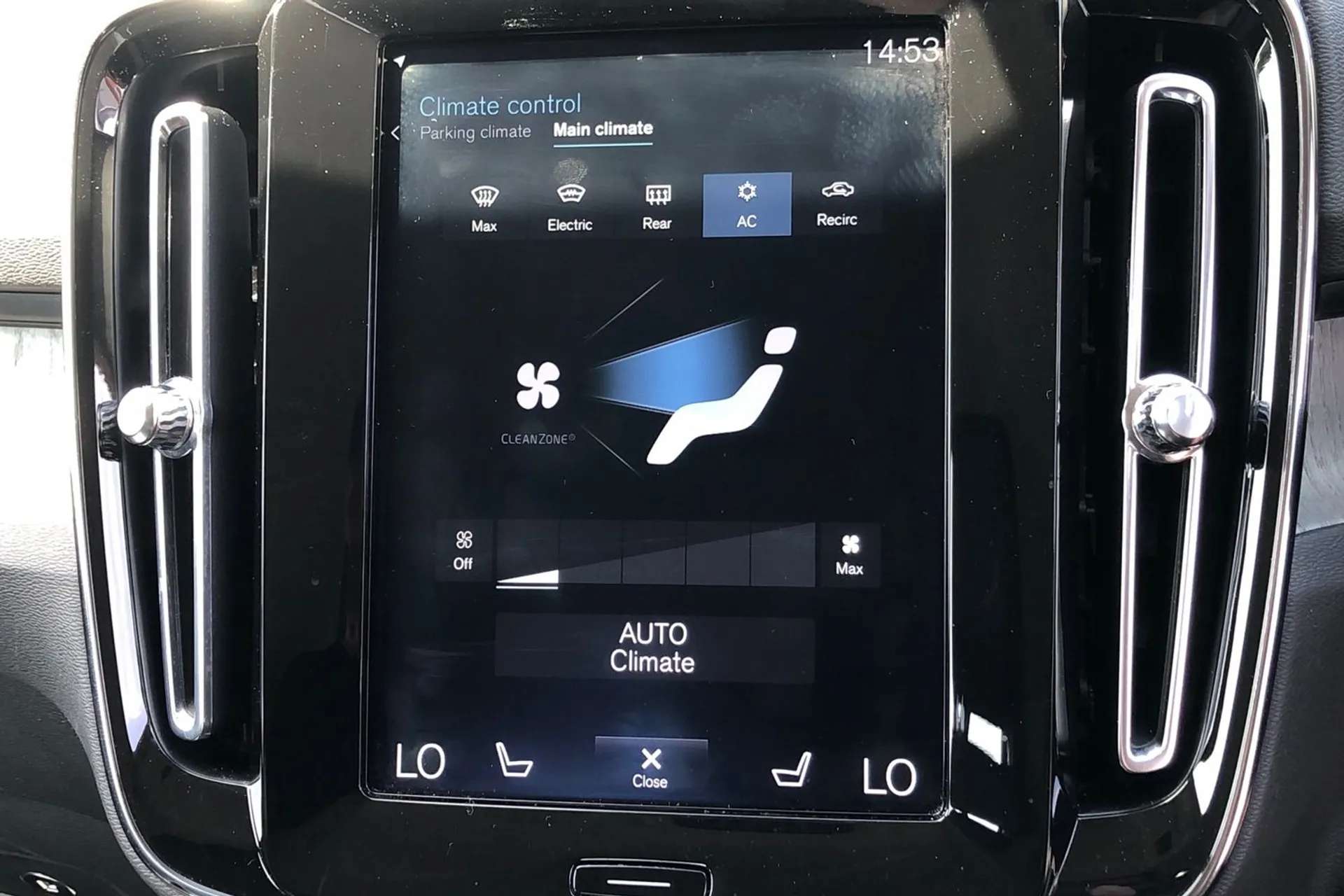 2020 VOLVO XC40 2020 VOLVO XC40