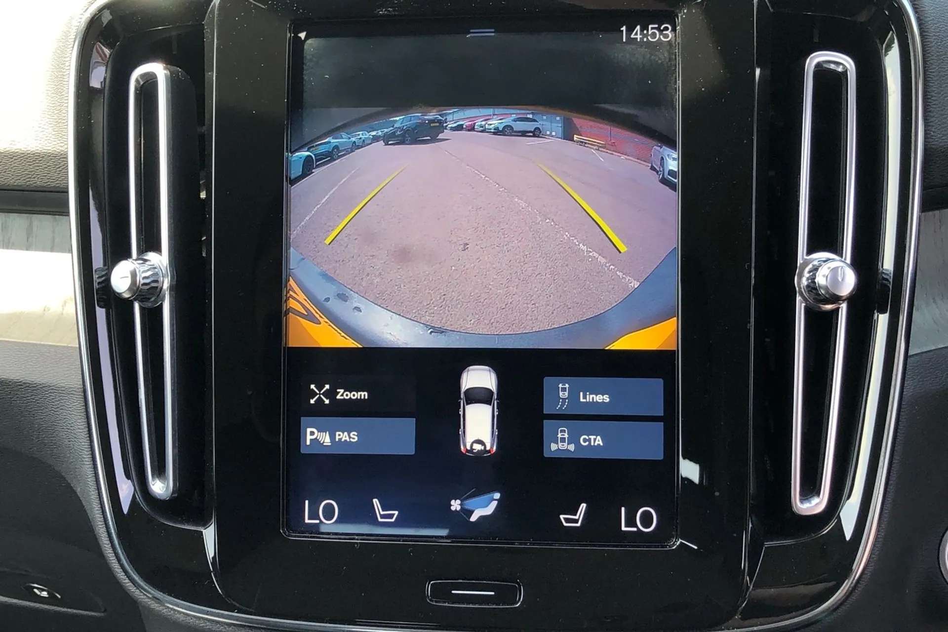 2020 VOLVO XC40 2020 VOLVO XC40